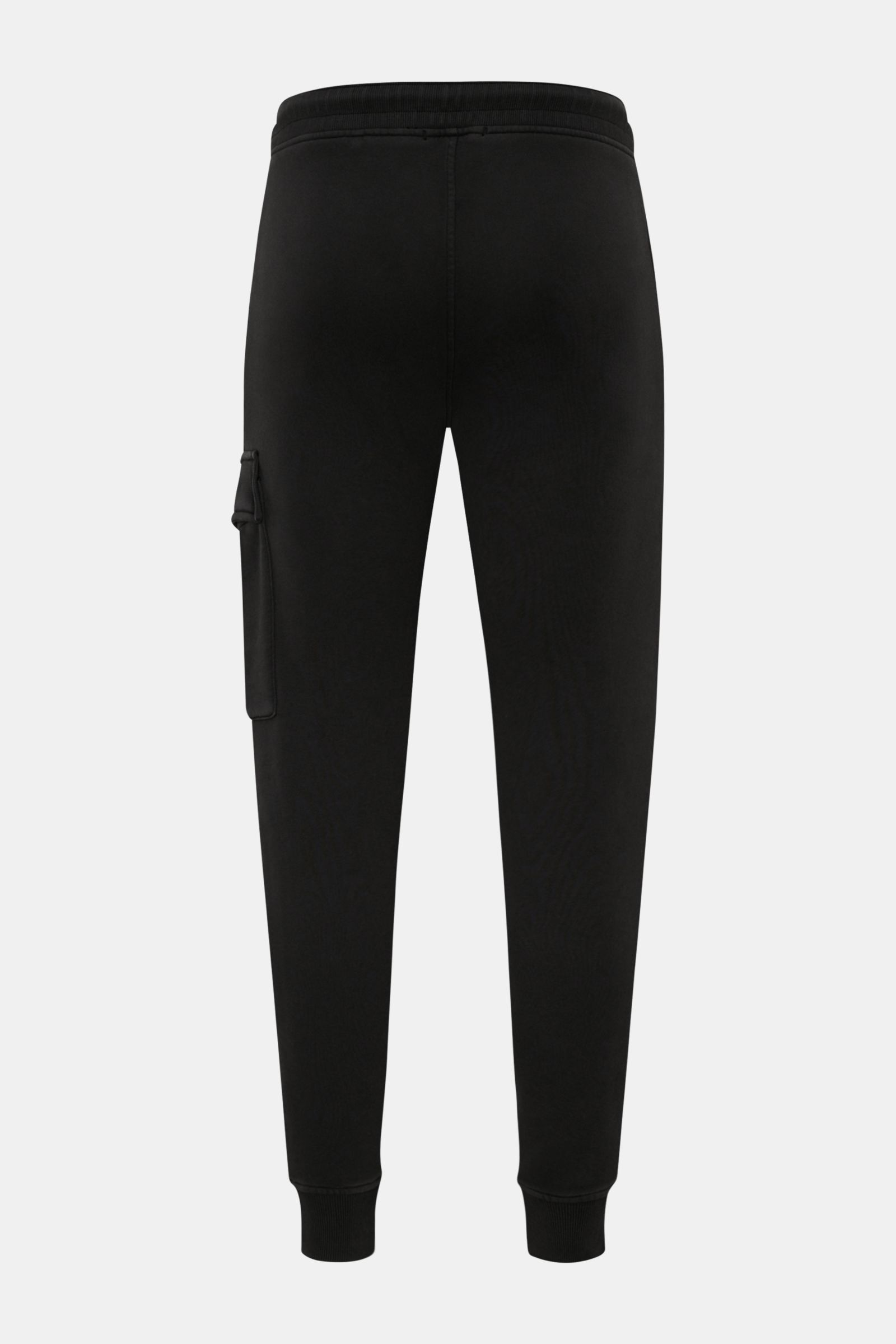 C.P. Company Cargo-Sweathose schwarz, Slim Fit, kurze schmal zulaufende Form, elastischer Bund mit Tunnelzug, Cargo-Tasche, Rippbündchen, Rückansicht.