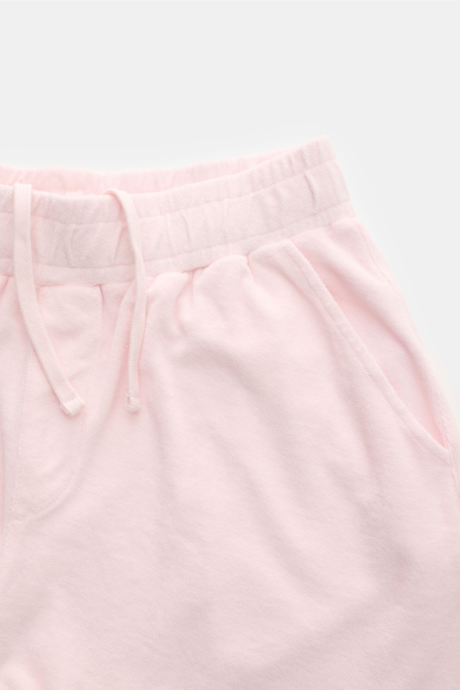 04651/ A trip in a bag Frottee-Shorts 'Terry' rosé aus weichem Baumwoll-Frottee, Regular Fit, elastischer Bund mit Tunnelzug, französische Taschen, Seitenansicht.