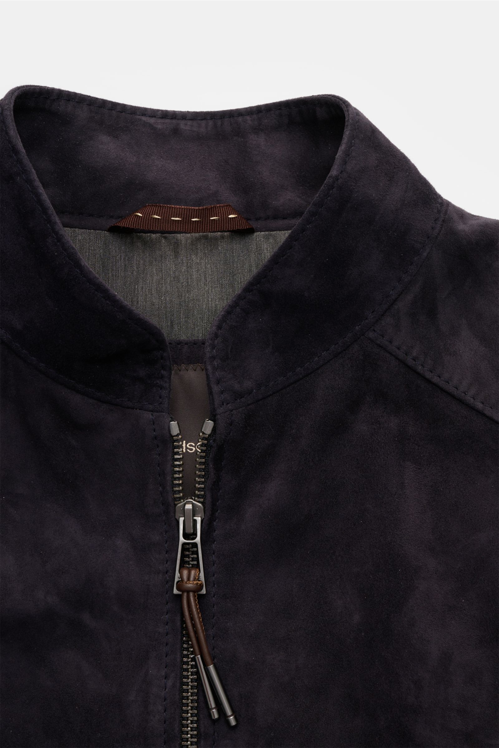 Close-up front view of Windsor Leather blouson 'Borello' dark navy with soft suede, standing collar, and zip detail.

Description: The blouson 'Borello' by WINDSOR is made of soft, chrome-free tanned suede. A must-have for the coming season.

