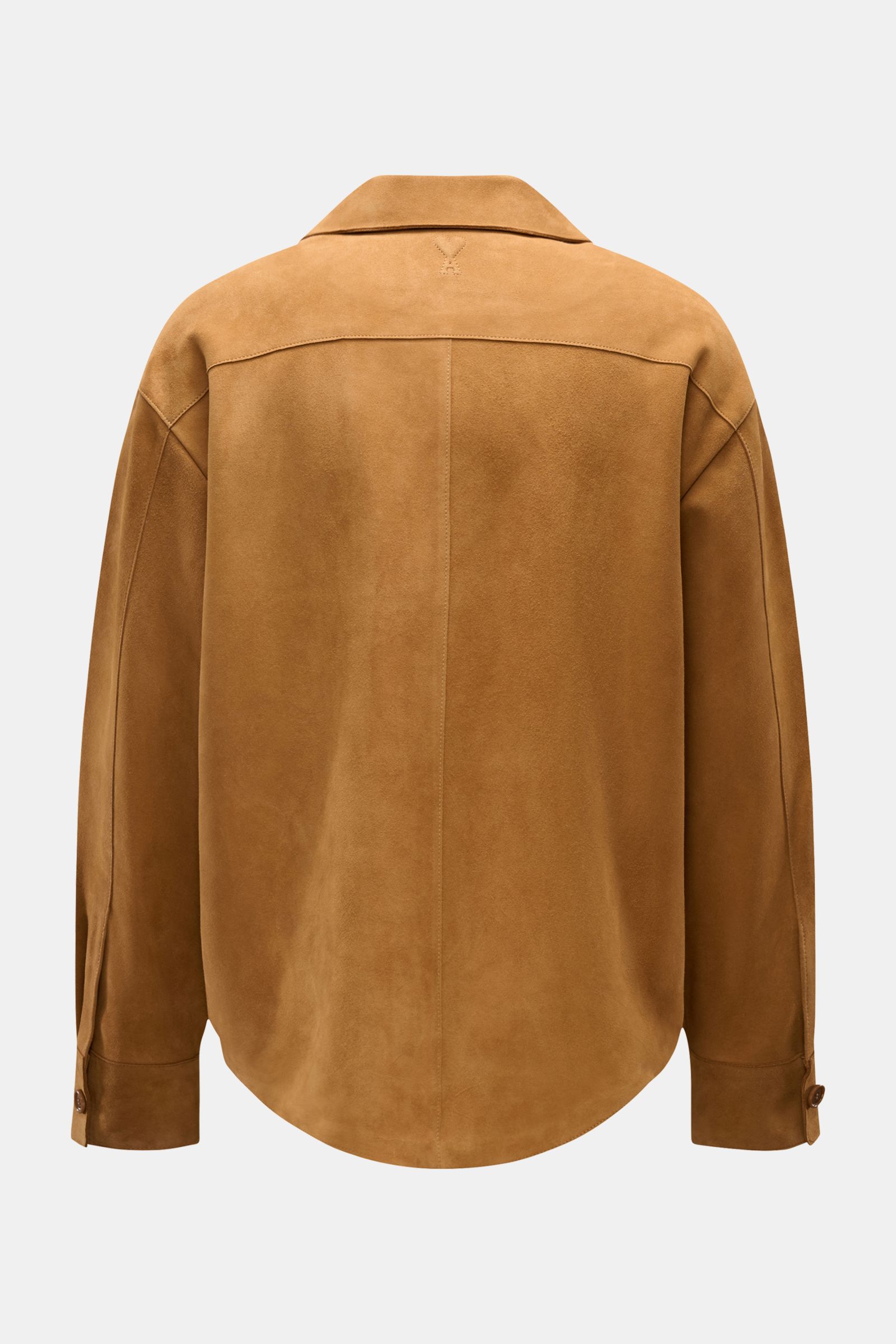 Ami Paris Veloursleder-Overshirt camel shown from the back in a studio setting, made of soft velour leather with a short notch collar, sporty button cuffs, rounded hem, and detailed stitching for an oversized and casual look. Urban and laid-back, this sta