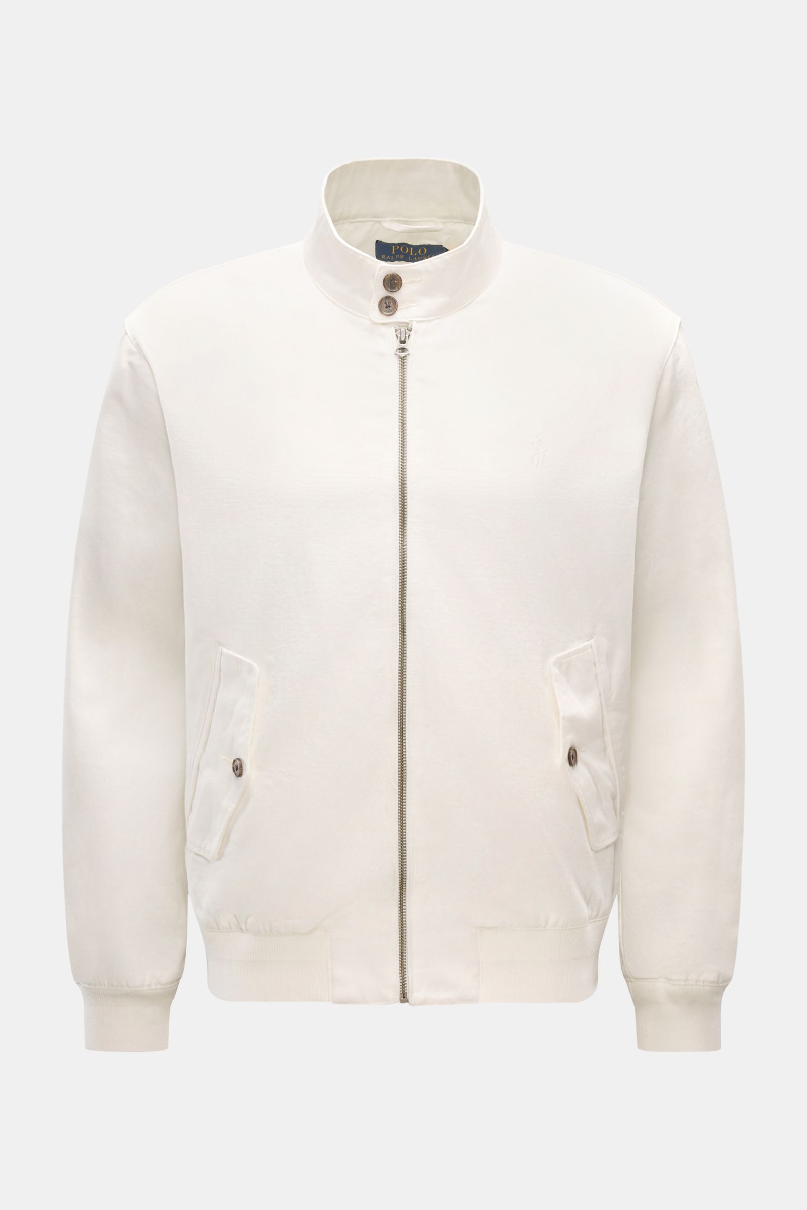 Polo Ralph Lauren Blouson weiß, frontal fotografiert, leichter Baumwolltwill, Slim Fit, Stehkragen mit Knöpfen, Reißverschluss, schräge Taschen, Rippbündchen.