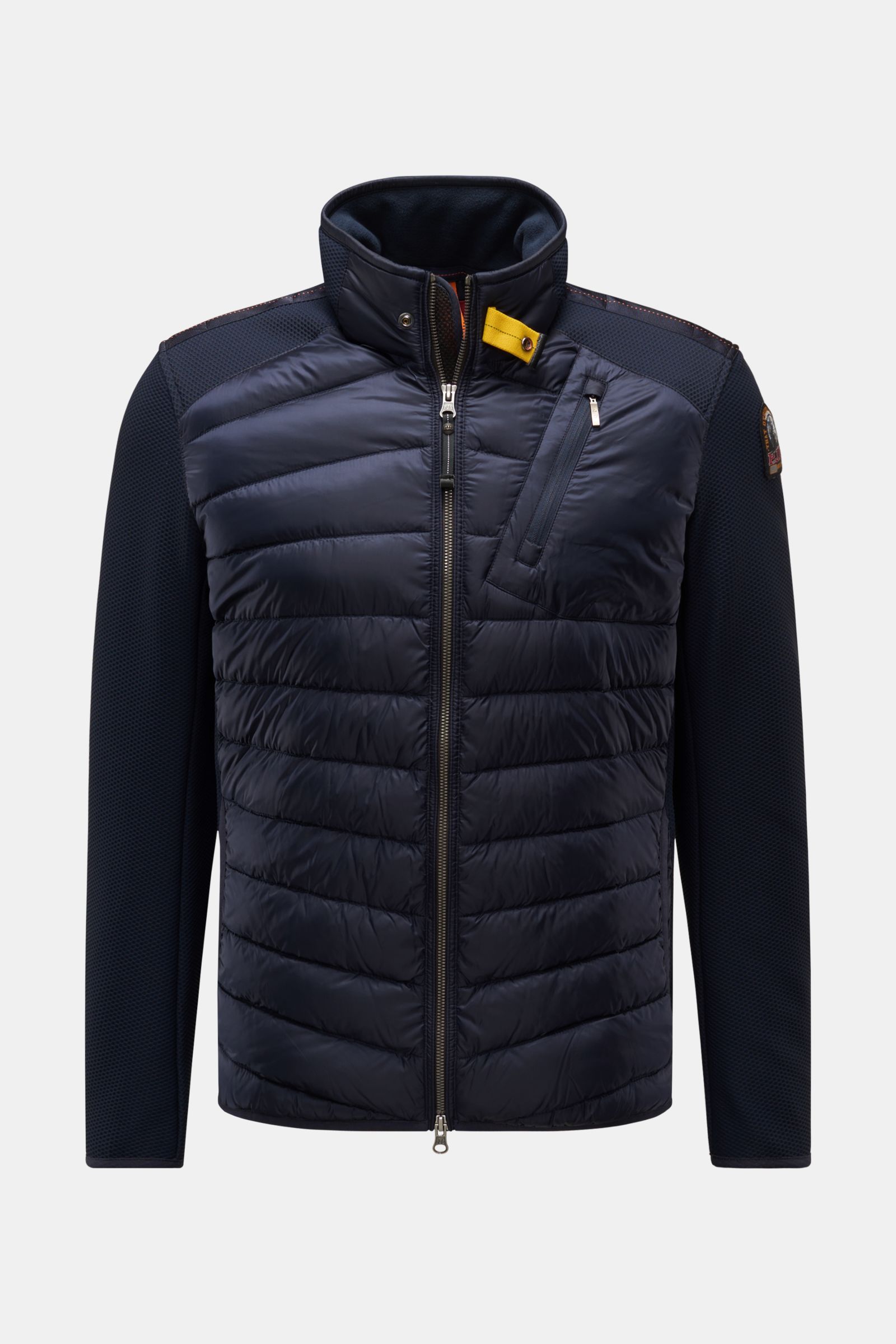 Front view of the Parajumpers Daunenjacke 'Jayden' navy, featuring hochwertige Microfaser, glatter Griff, windabweisend, Slim Fit, leichte Daunenfüllung im Brust- und Rückenbereich, Ärmel aus Mesh, Stehkragen mit Knopfriegel, PARAJUMPERS-Weblabel am Obera