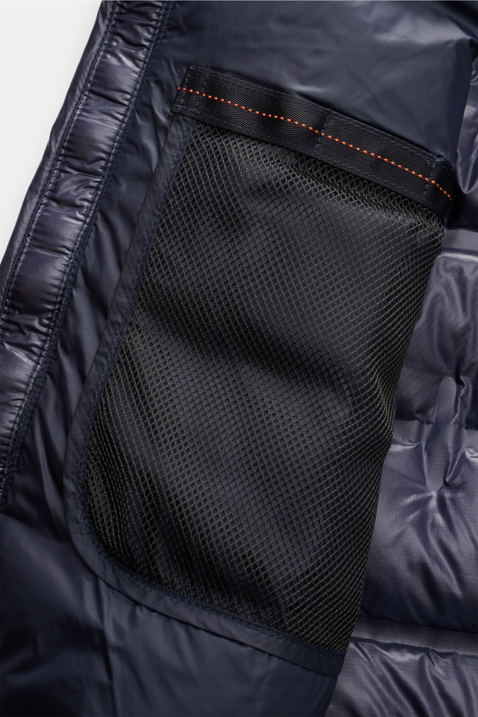 Close-up inside view of the Parajumpers Daunenjacke 'Gyles' navy showing the mesh inner pocket, ripstop microfaser, and detailed stitching.