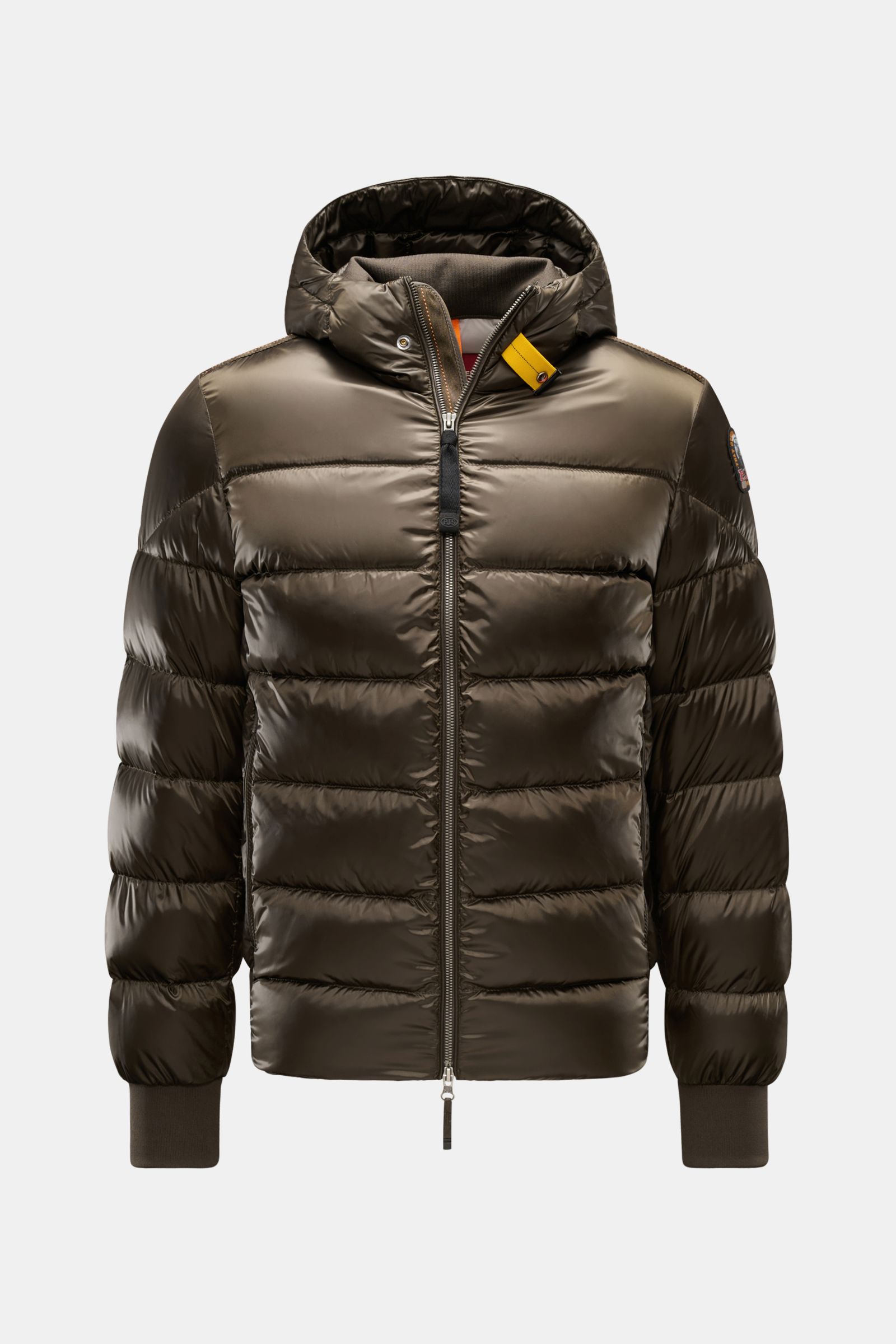 Parajumpers Daunenblouson 'Pharrell' dark olive, frontale Ansicht, gesteppte, wasserabweisende Microfaser, leichte Daunenfüllung, Kapuze, Slim Fit, winddicht.