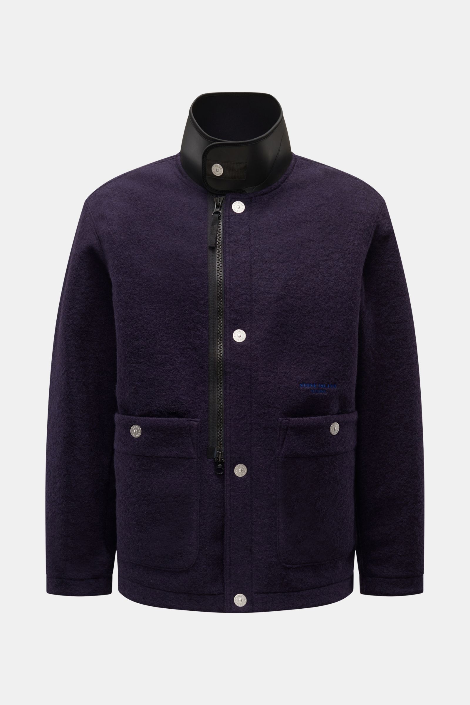 Stone Island Jacke 'Marina Felted Wool Polyester S.I. Marina' navy shown from the front, made of gefilzte Wolle, leicht griffige Qualität, wasserabweisend, Regular Fit.
