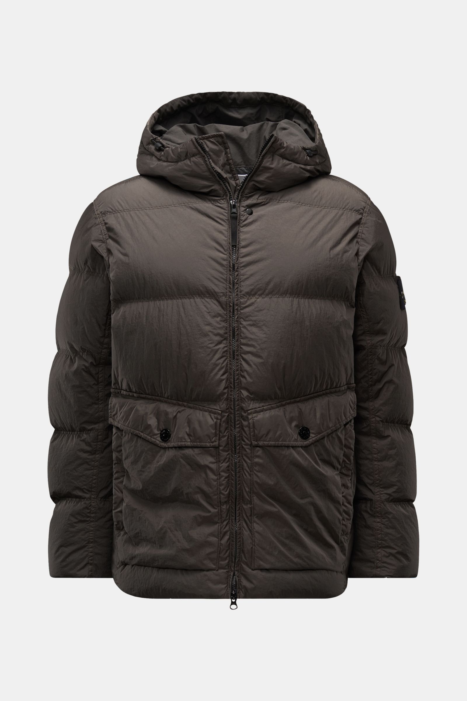 Stone Island Daunenjacke 'Garment Dyed Crinkle Reps NY' dunkelgrau, frontal, mit Kapuze, Daunenfüllung, wasserabweisend, Slim Fit, Fronttaschen und Kompass-Badge.