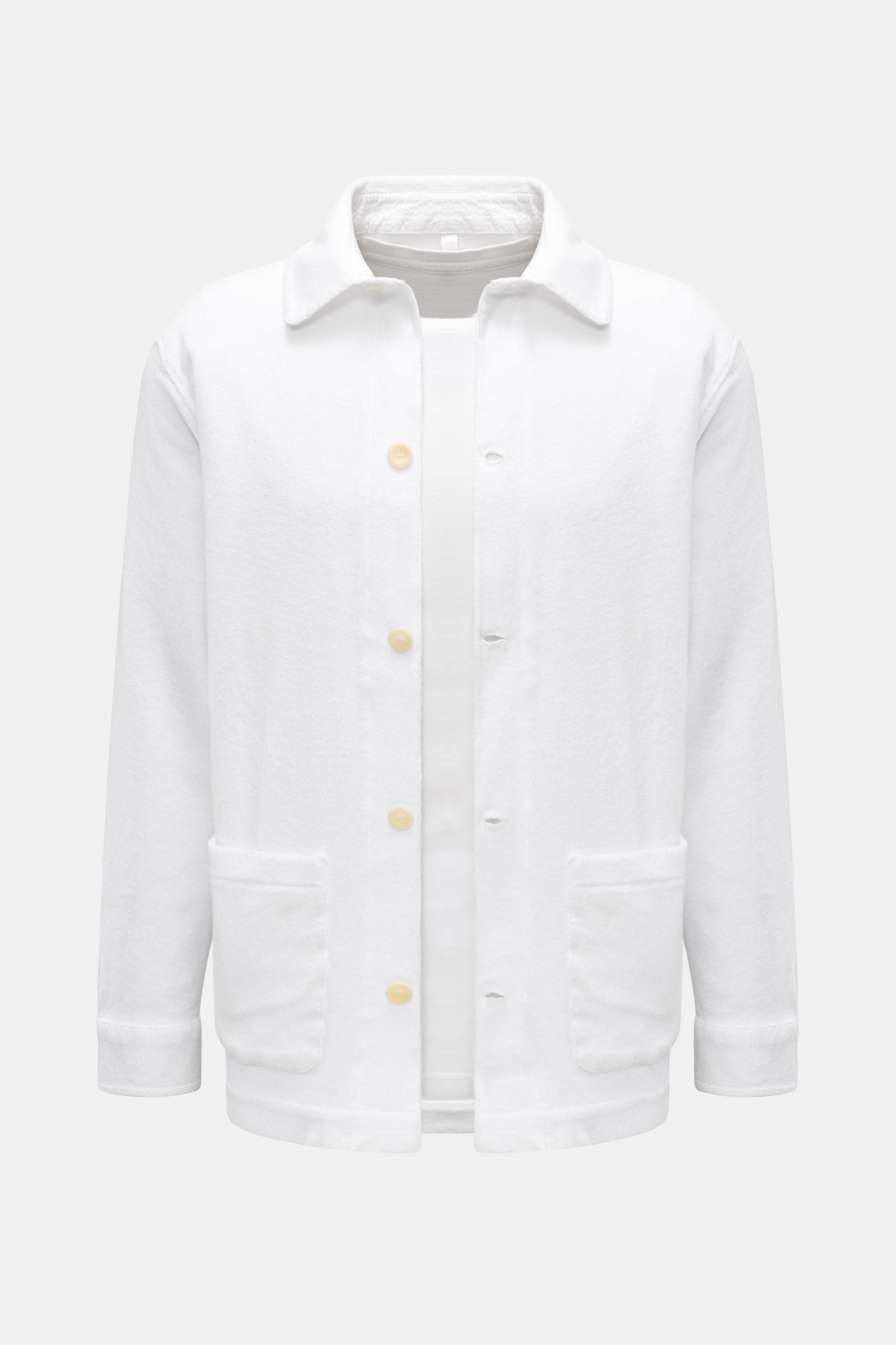 Front view of 04651/ A trip in a bag Frottee-Overshirt 'Terry Jacket' oliv in white, made of soft cotton terry with collar, five-button placket, patch pockets, cuffed sleeves with buttons, slim fit, and small side seam label. 

Das Overshirt 'Terry Jac