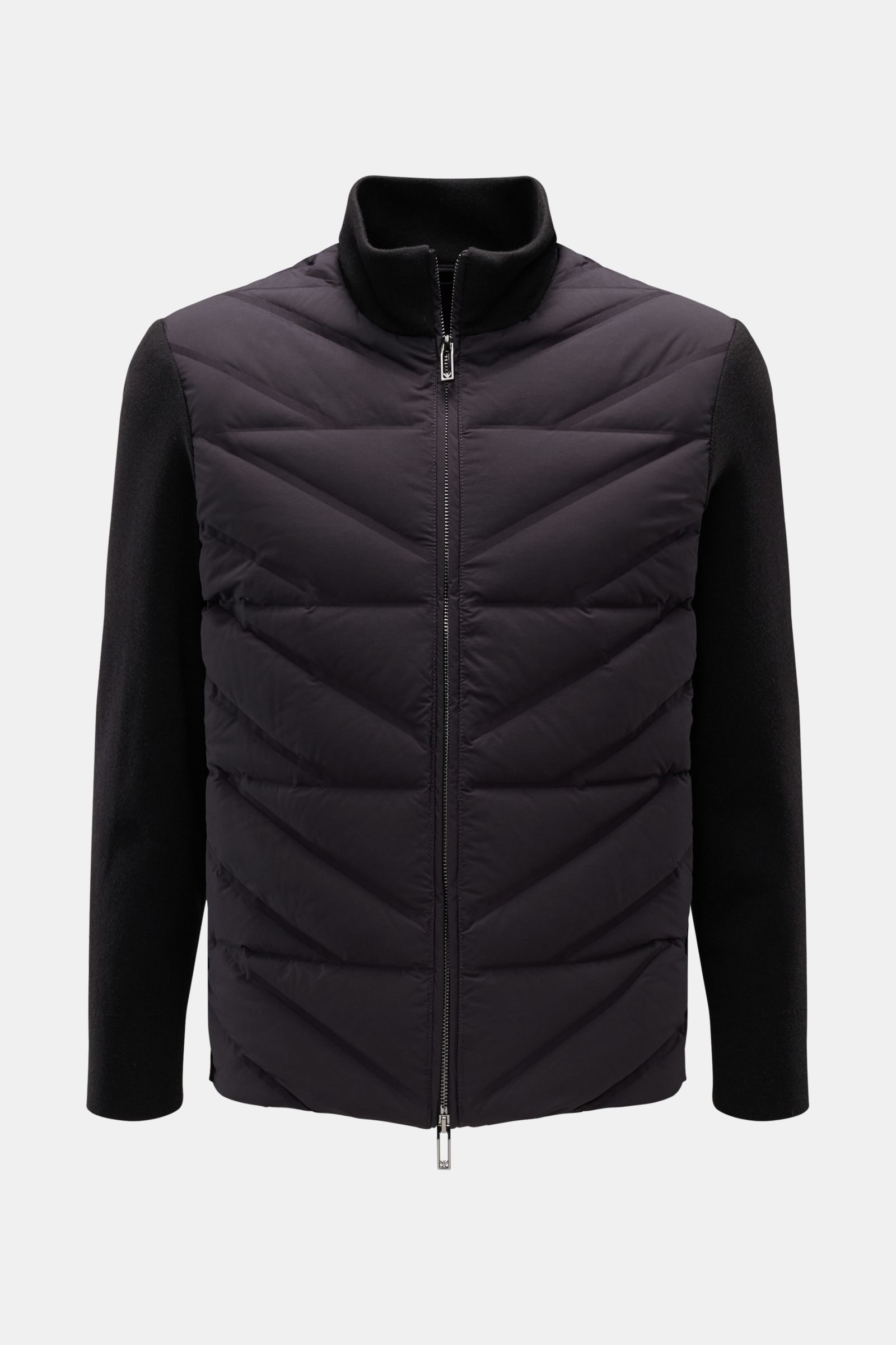 Emporio Armani Daunenjacke dark navy, slim fit, Stehkragen, Strickärmel-Einsätze, Zipper-Fronttaschen, leichte Daunenfüllung, frontal fotografiert.