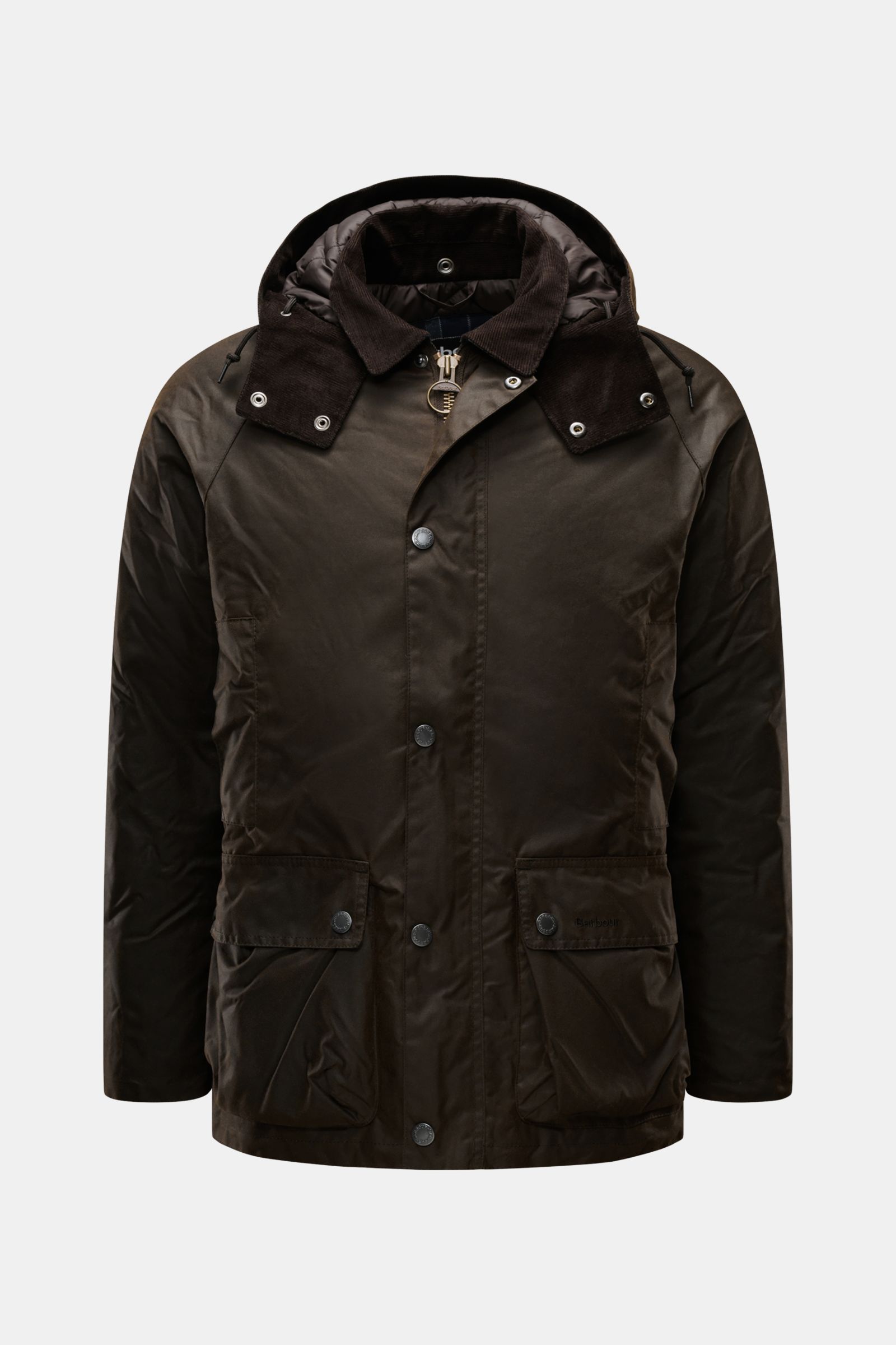 Frontansicht der Barbour Wachsjacke 'Modern Beaufort' dark olive aus gewachster Baumwolle mit abnehmbarer Kapuze, Umlegekragen, zwei Fronttaschen und Regular Fit.