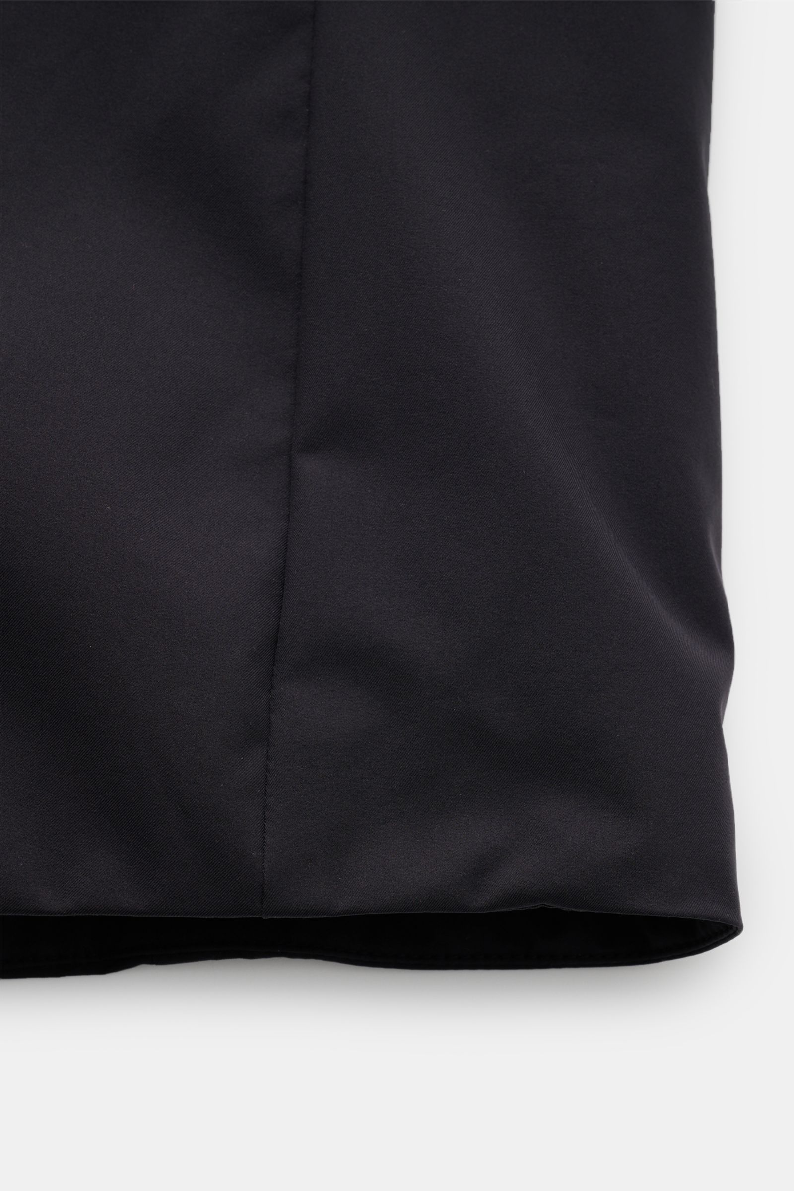 Close-up front detail of the Montecore Daunenjacke navy, a slim fit down jacket with lightweight filling and smooth microfiber fabric.