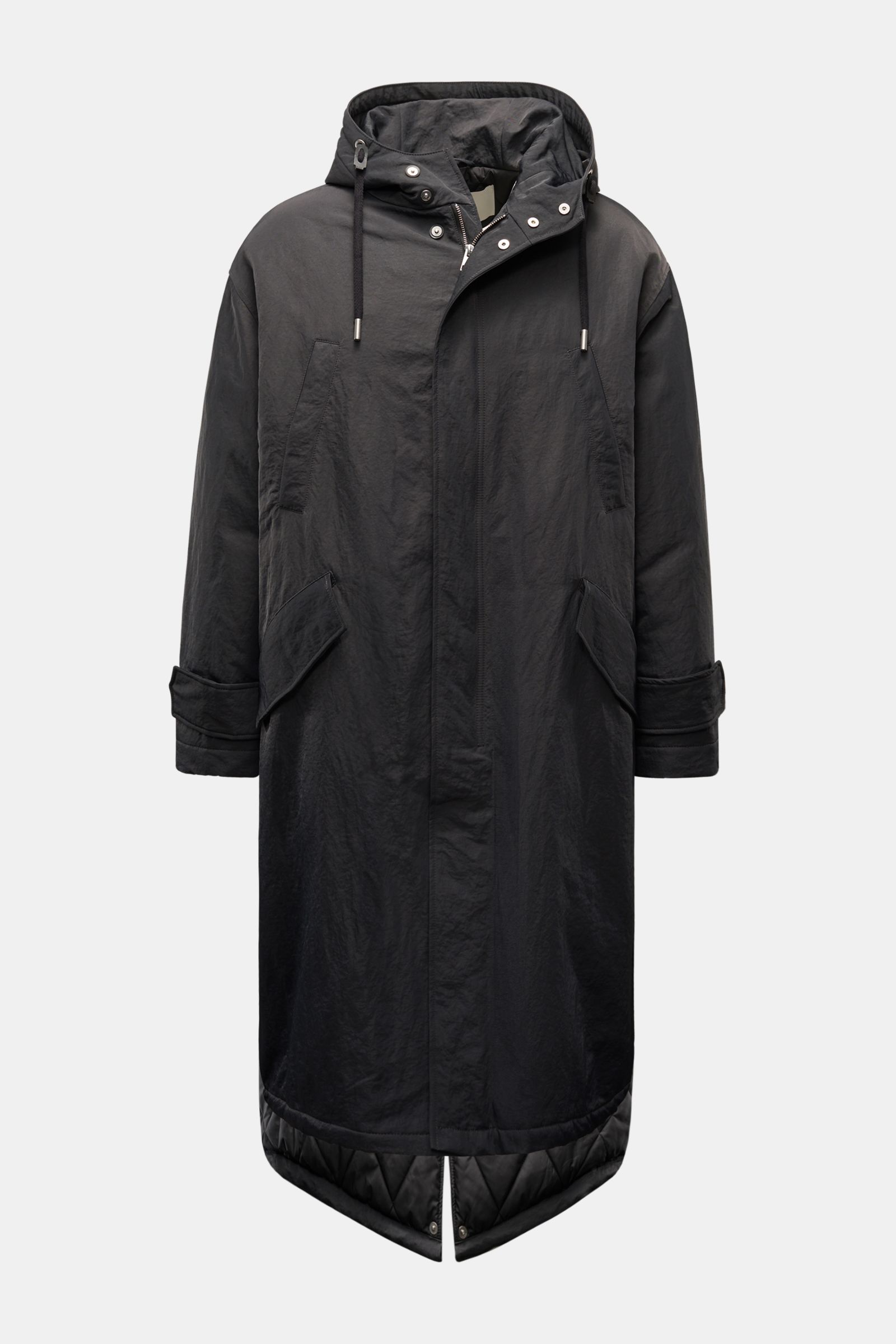 Anthrazitfarbener Ami Paris Parka, frontale Aufnahme, oversized Fit, wasserabweisender Crinkle-Serge, Kapuze mit Tunnelzug, Fishtail, zwei-Wege-Reißverschluss.