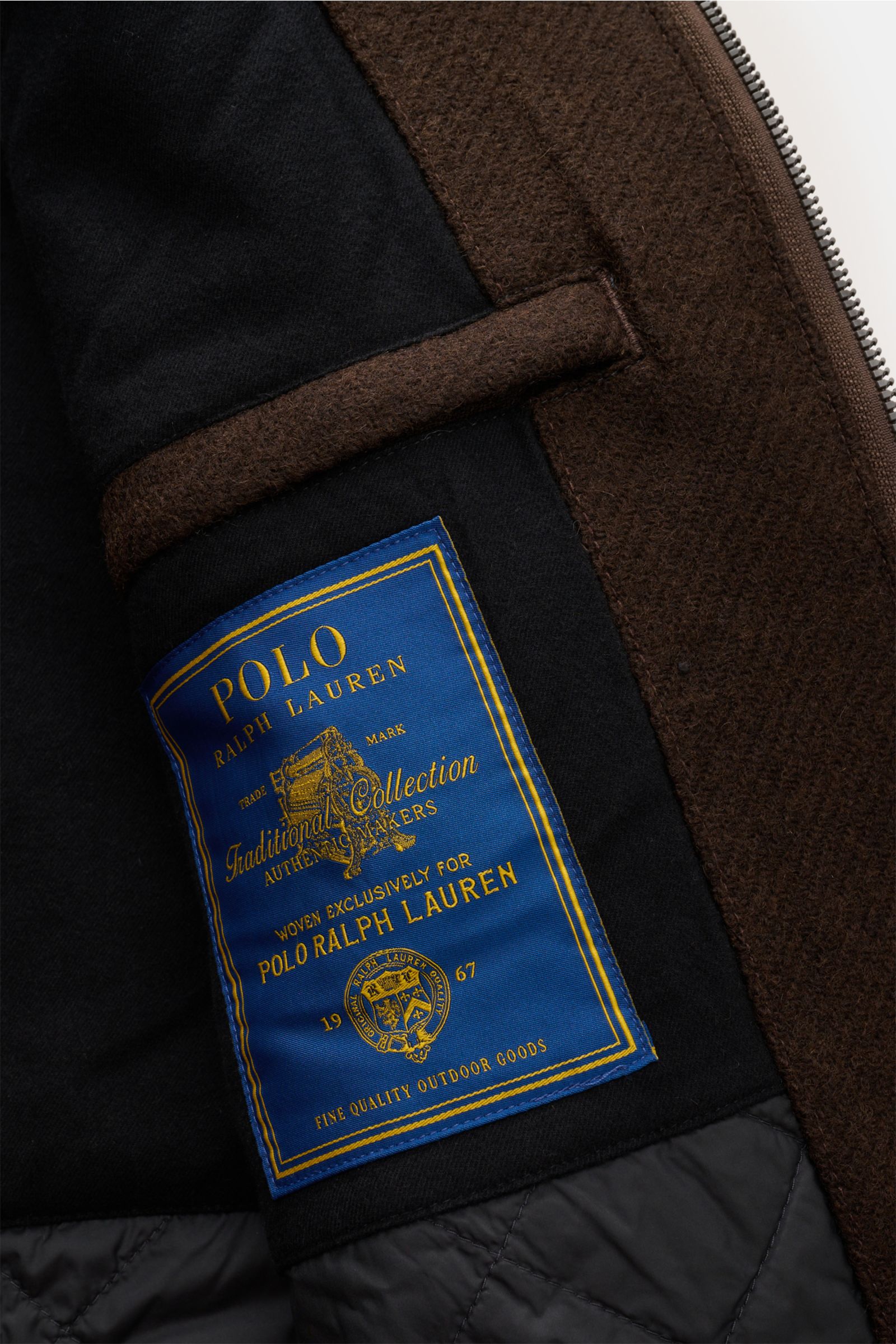 Innenansicht der Polo Ralph Lauren Jacke 'Langdon' dunkelbraun aus italienischem Wolltwill mit Microfaser-Futter, Innentasche und Label.
