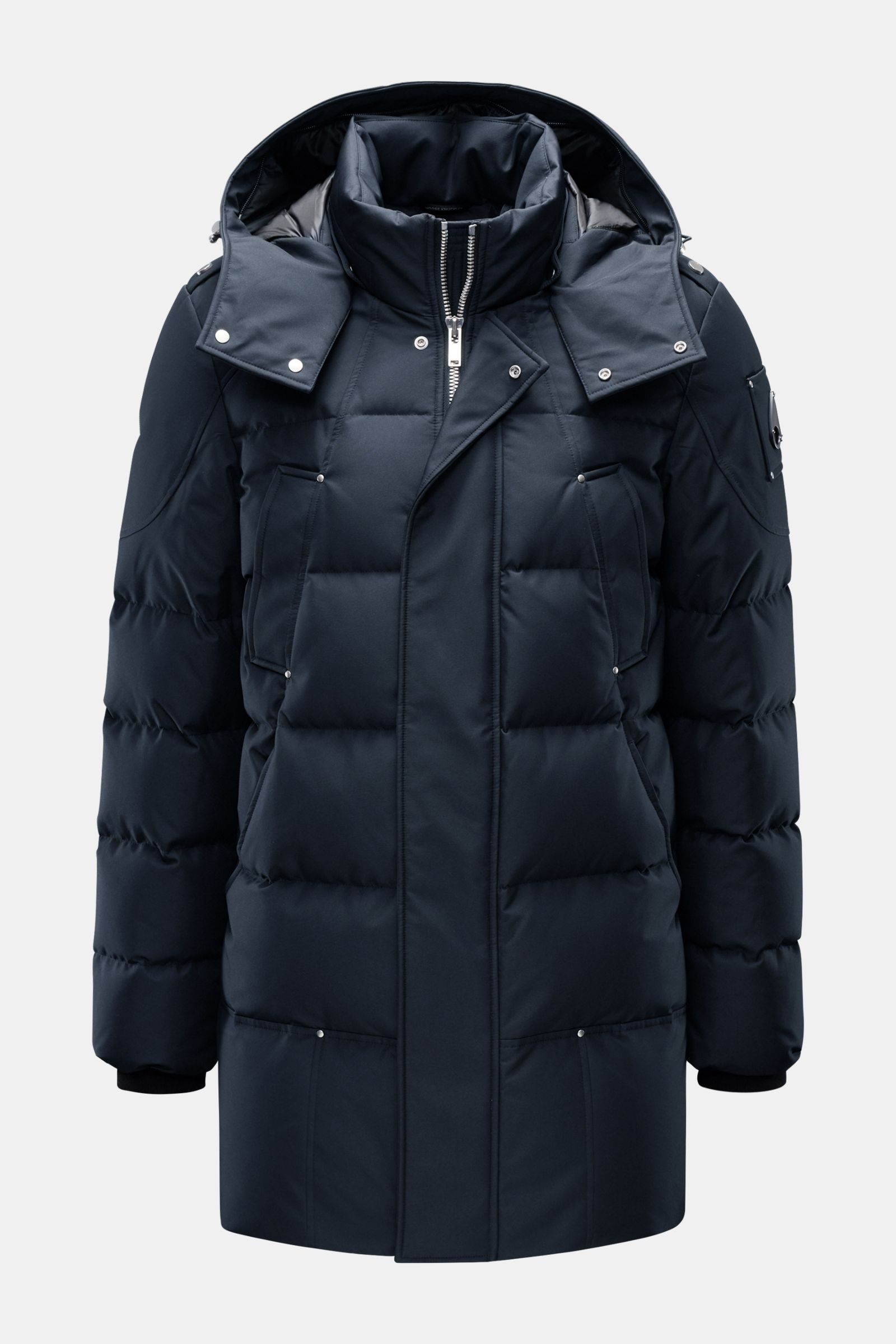 Front view of Moose Knuckles Down parka 'Cloud parka Neoshear' navy, a slim fit, water repellent, warm down parka with detachable hood and shearling trim.

With the 'Cloud' series, MOOSE KNUCKLES presents reinterpretations of its classics that look jus