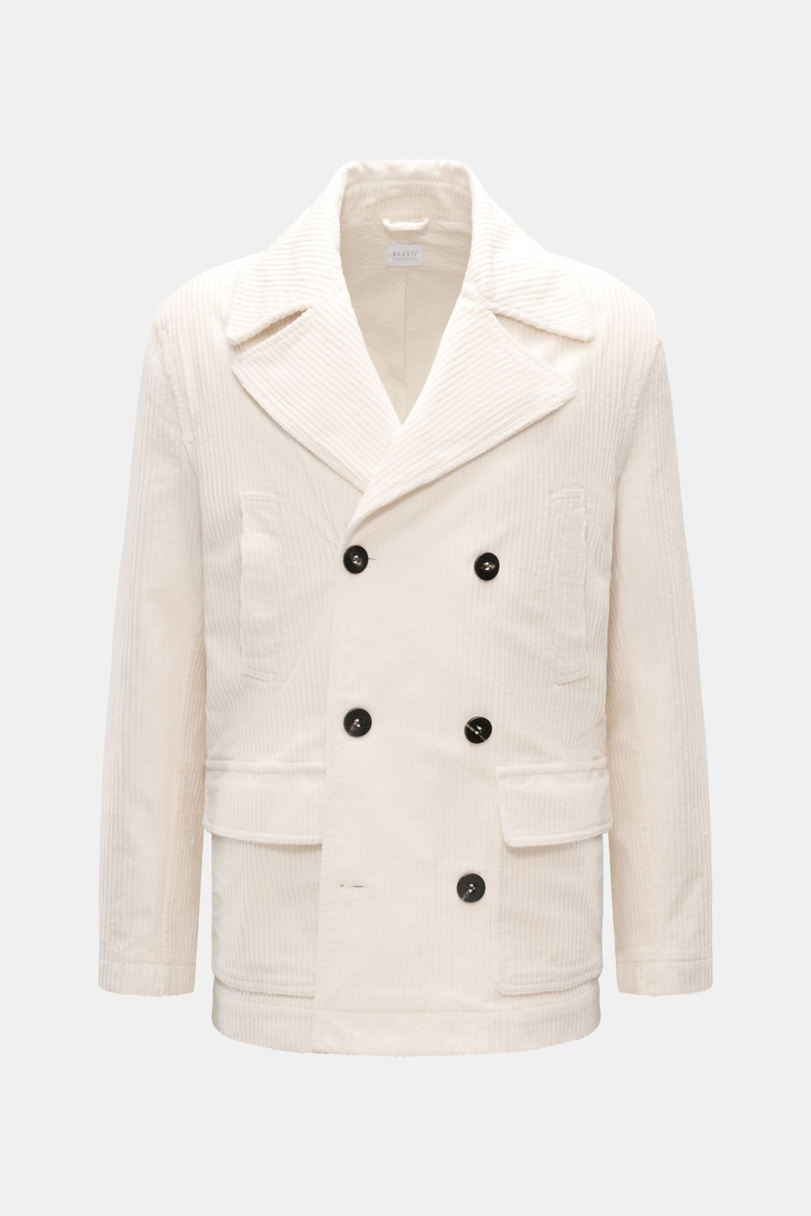 Frontansicht der 04651/ A trip in a bag Cord-Cabanjacke creme aus voluminösem Breitcord, Slim Fit, mit breitem Reverskragen und zwei Knopfreihen.