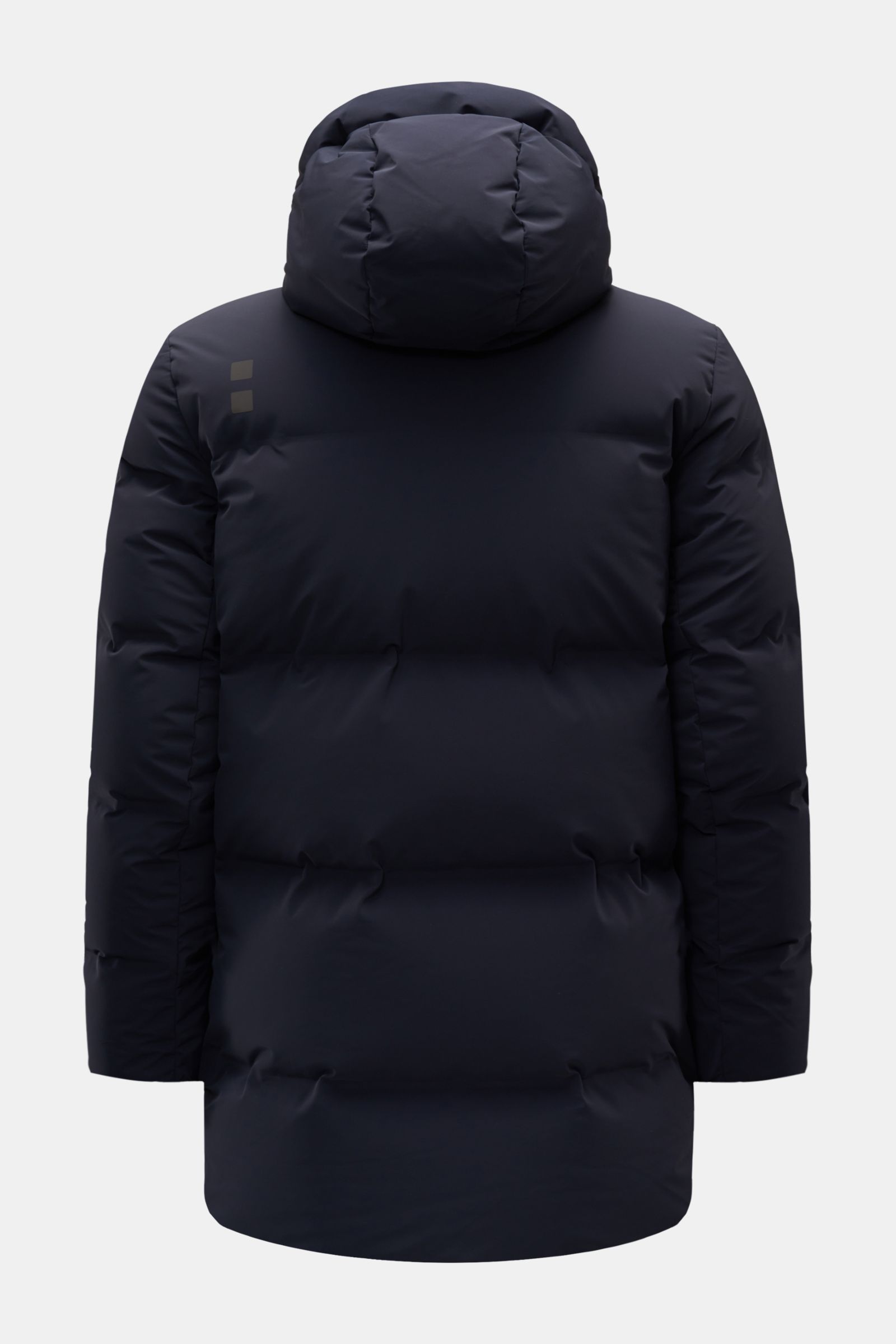 UBR Daunenjacke 'Titan' dark navy, Rückansicht, gesteppte wasserdichte Jacke mit Kapuze, atmungsaktiv, technische Microfaser, Gänsedaunenfüllung, reflektierender Logo-Print.