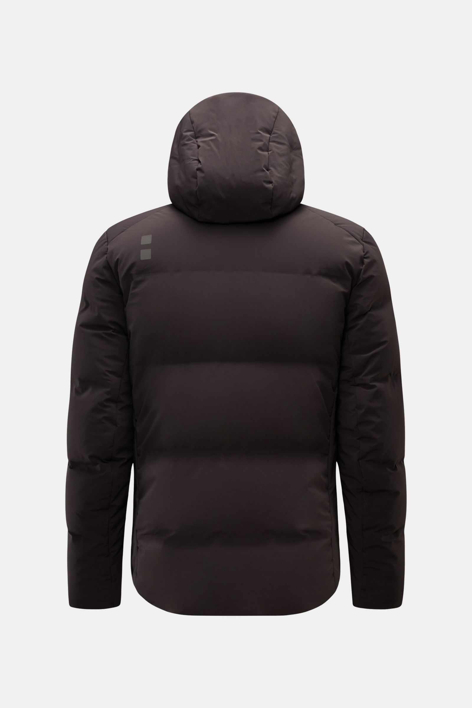 UBR Daunenjacke 'Bolt' dunkelbraun von hinten, leichte, wasserdichte Slim Fit Jacke mit abnehmbarer Kapuze, atmungsaktiv und versiegelten Nähten.