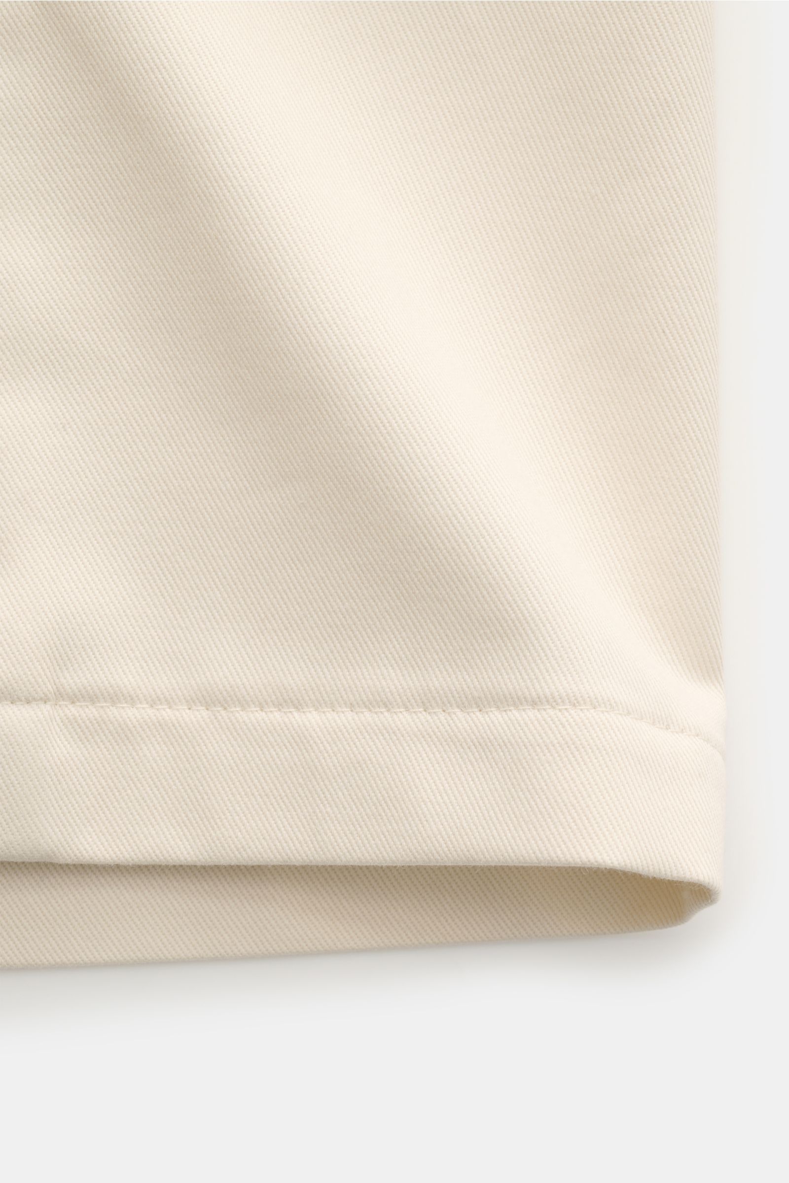 Corneliani Jacke creme aus elastischer Baumwolle, Slim Fit, Umlegekragen, 5-Knopf-Leiste, Brust- und Hüfttaschen, Manschetten, Innentasche, Seitenansicht.