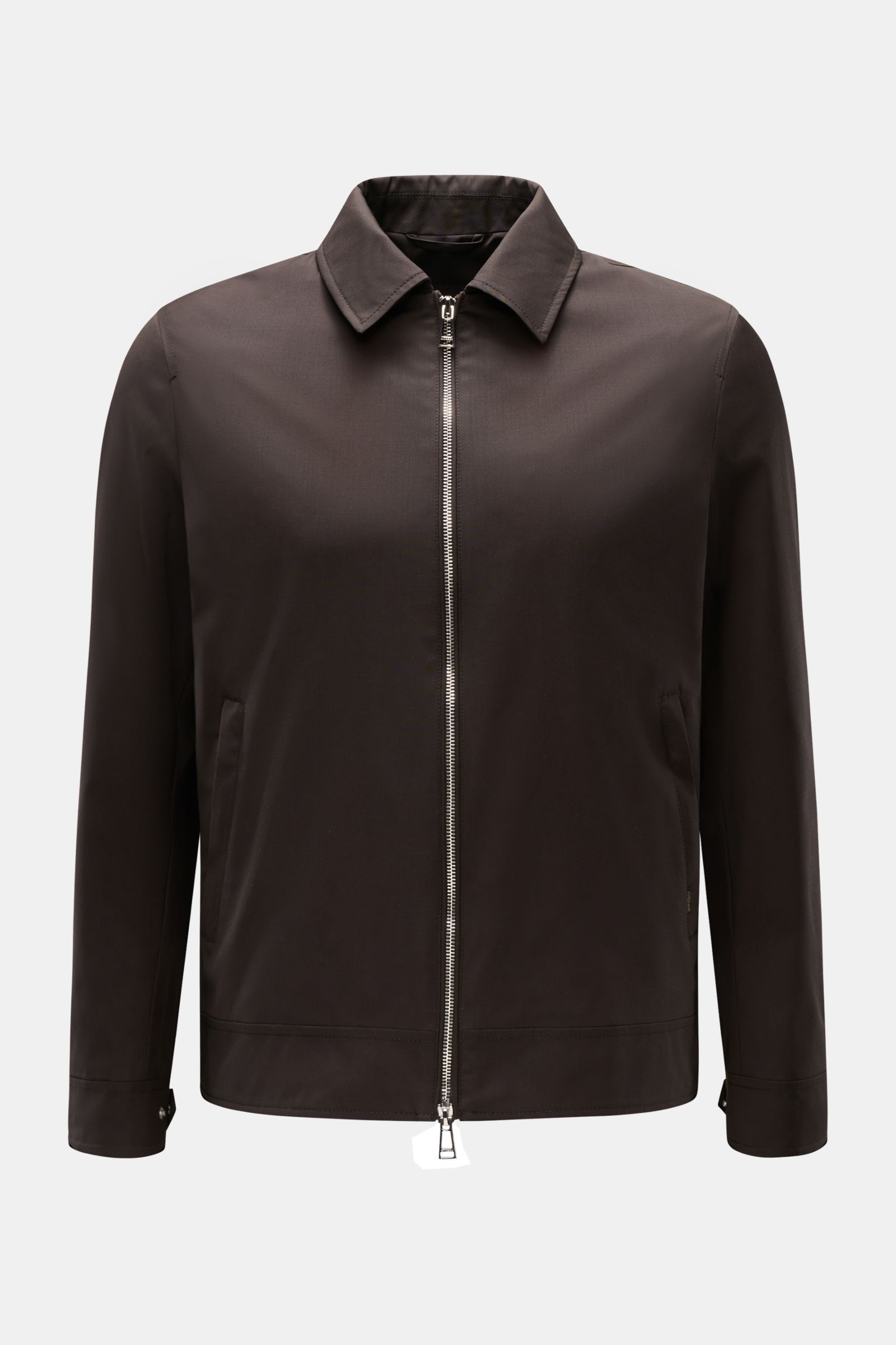 Front view of Windsor Blouson 'Attilio' dunkelbraun, a slim fit dark brown jacket made of lightweight pure wool with a fold-over collar, two-way zipper, slanted zip pockets, adjustable cuffs, waist tabs with snap buttons, tonal lining, and inner zip pocke