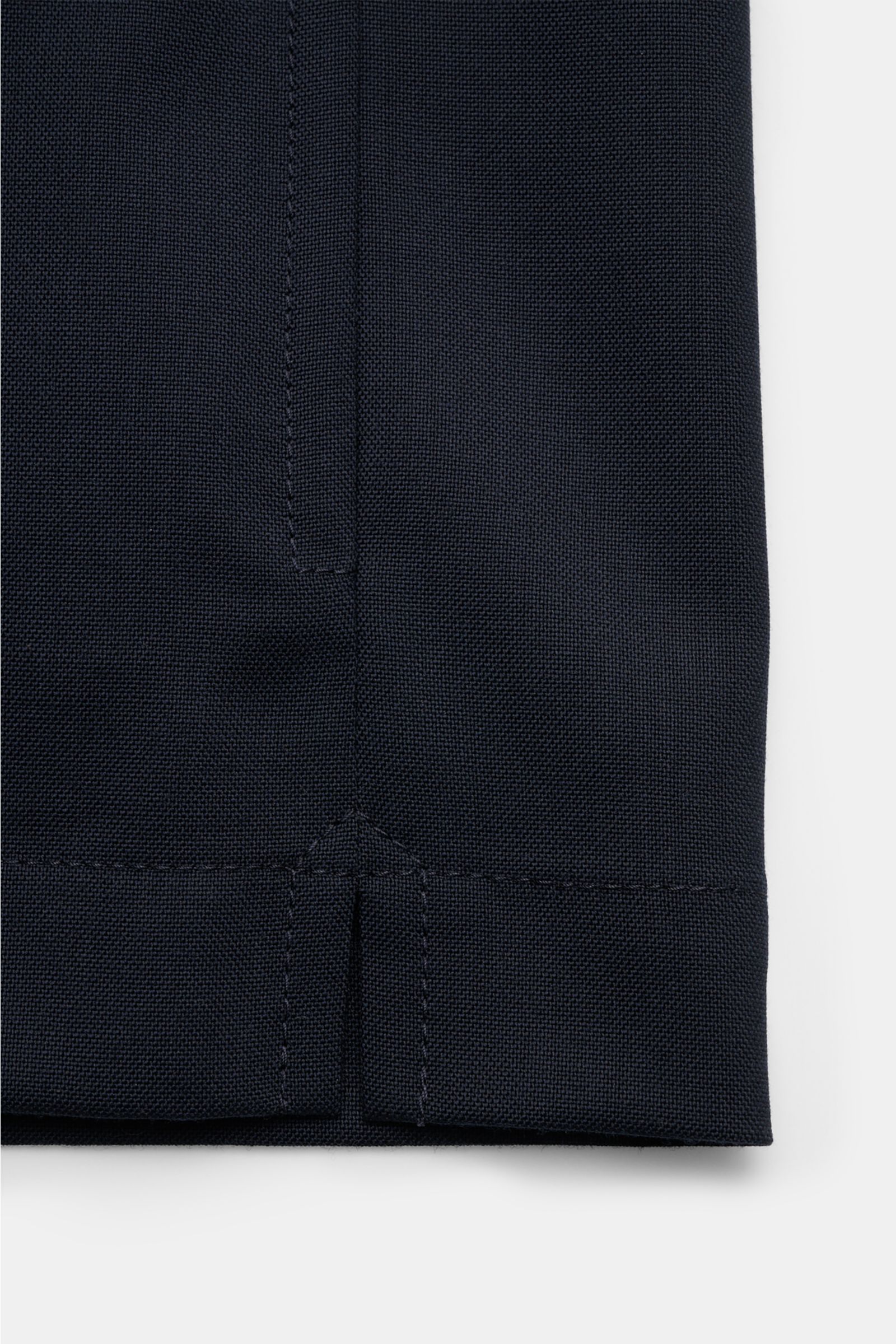 Windsor Jacke 'Lavoro' navy Detailaufnahme der kurzen Seitenschlitze aus reiner Schurwolle, ungefüttert, Regular Fit, weicher Griff, leichte Qualität.