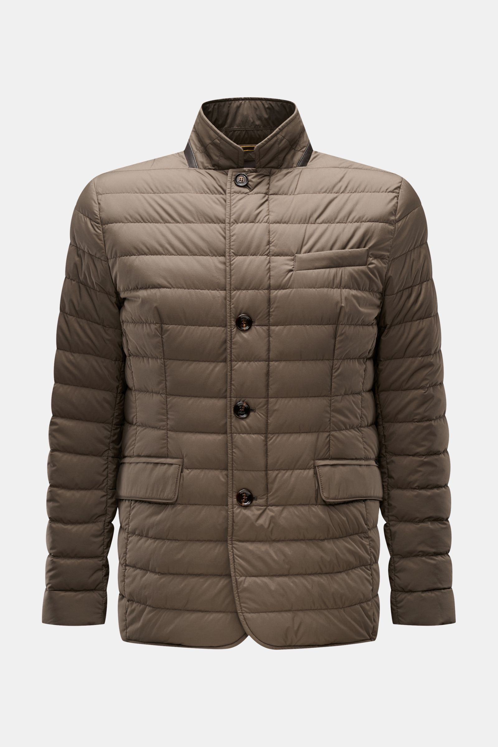 Front view of the Moorer Daunenjacke 'Zavyer' graugrün, a slim fit quilted jacket with leather collar detail, chest and hip flap pockets, two-way zipper, buttoned wind flap, smooth microfiber fabric, and lightweight down filling for transitional seasons, 