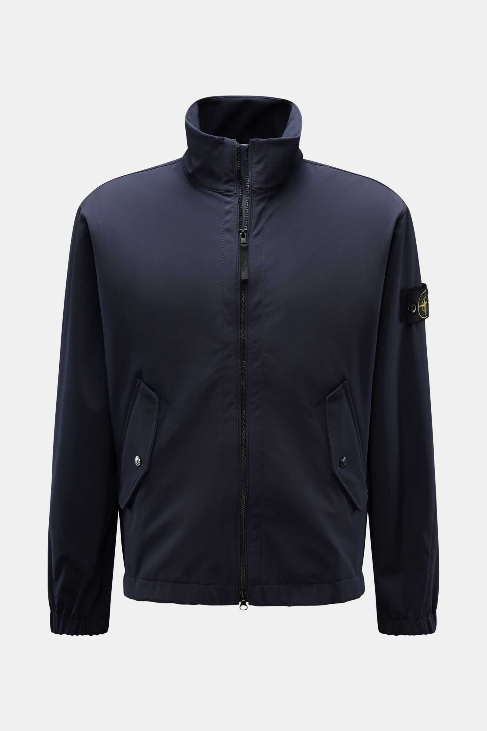 Stone Island Jacke 'Light Soft Shell-R' navy, frontale Ansicht, sportiv, wind- und wasserabweisend, Microfaser, Slim Fit, Kompass-Badge am Ärmel.