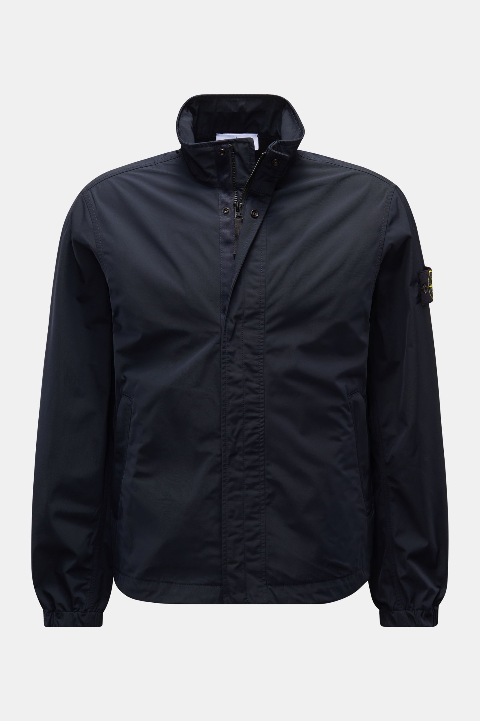 Stone Island Jacke 'Micro Twill' dark navy, frontale Aufnahme, Slim Fit, wasserabweisend, hoher Stehkragen, Kompass-Badge am Arm, Reißverschluss, elastische Bündchen.