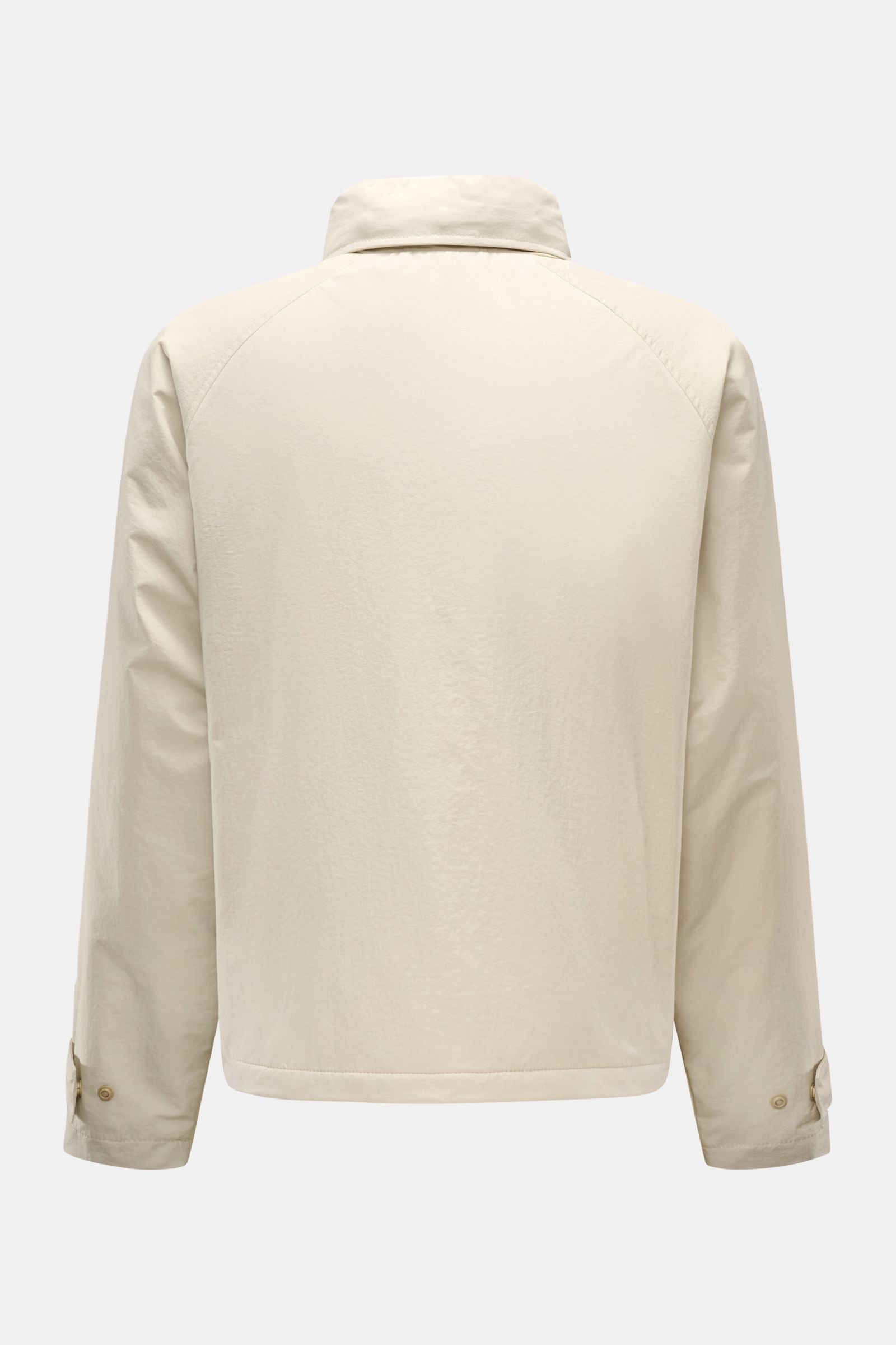 Rückansicht der sandfarbenen 04651/ A trip in a bag Jacke mit hochwertiger Microfaser, glattem Griff, leichter Wattierung, wind- und wasserabweisend, Regular Fit, Reißverschluss, versteckter Kapuze, Raglanärmeln, Hüfttaschen mit Patte, kleinem Weblabel, D