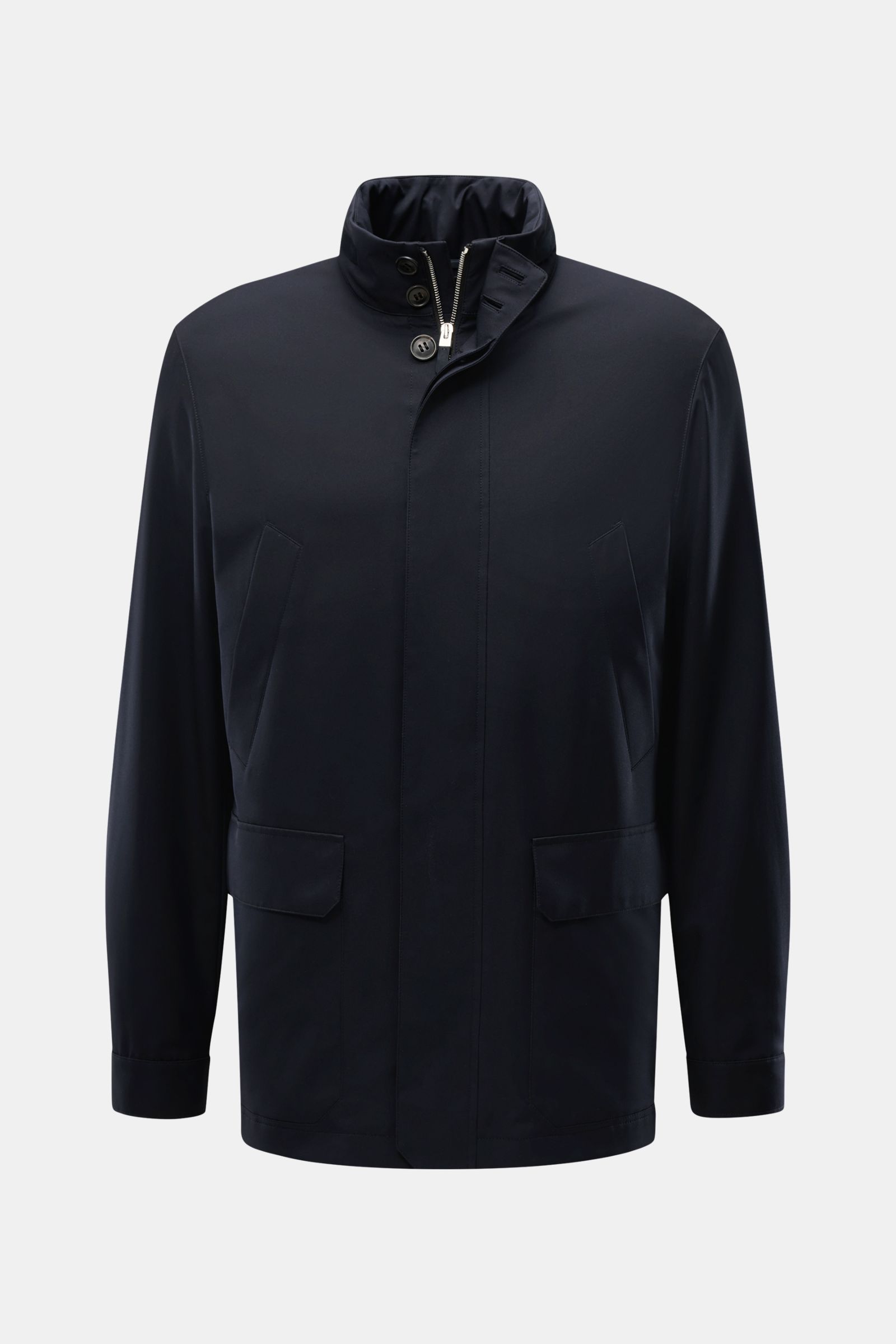 Zegna Jacke 'Motorino' navy, frontale Nahaufnahme, Slim Fit, zwei Brusttaschen, Stehkragen mit Leder, wind- und wasserabweisend.