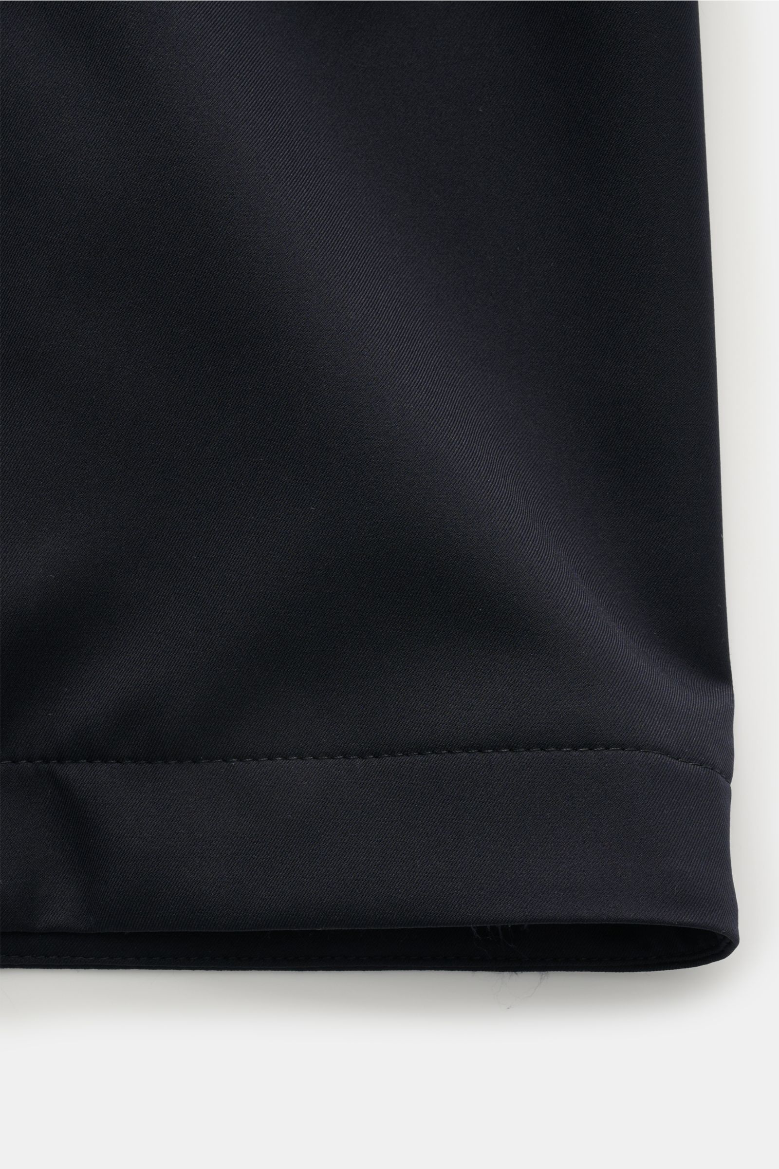 Zegna Jacke 'Motorino' navy, Detailansicht der Ärmelmanschette aus hochwertiger, wind- und wasserabweisender Microfaser mit weichem Griff.