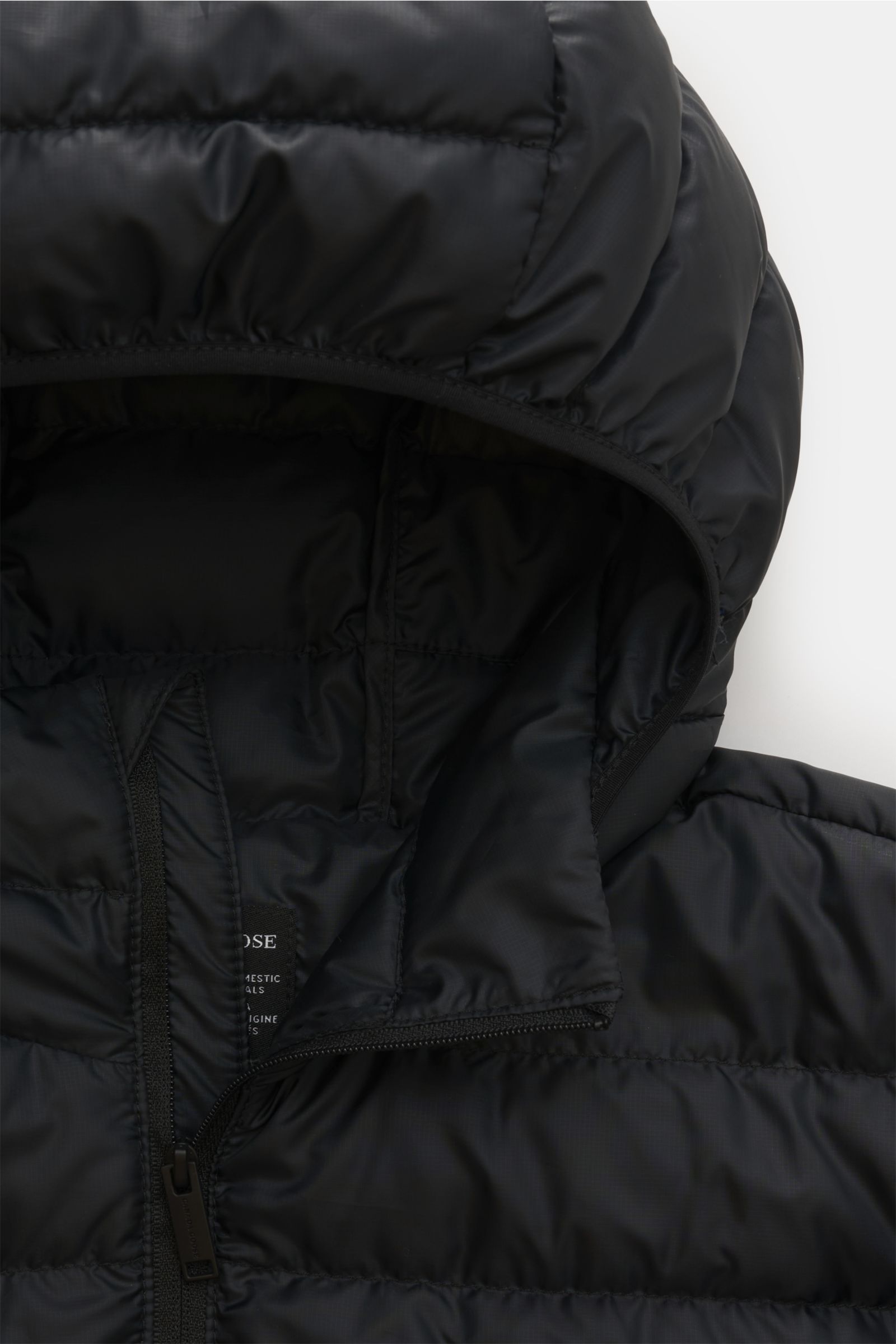 Canada Goose Daunenjacke 'Stratus Hoody' schwarz, Detailfoto von oben, leichte, windabweisende Ripstop-Jacke mit wattierter Kapuze und Reißverschluss.