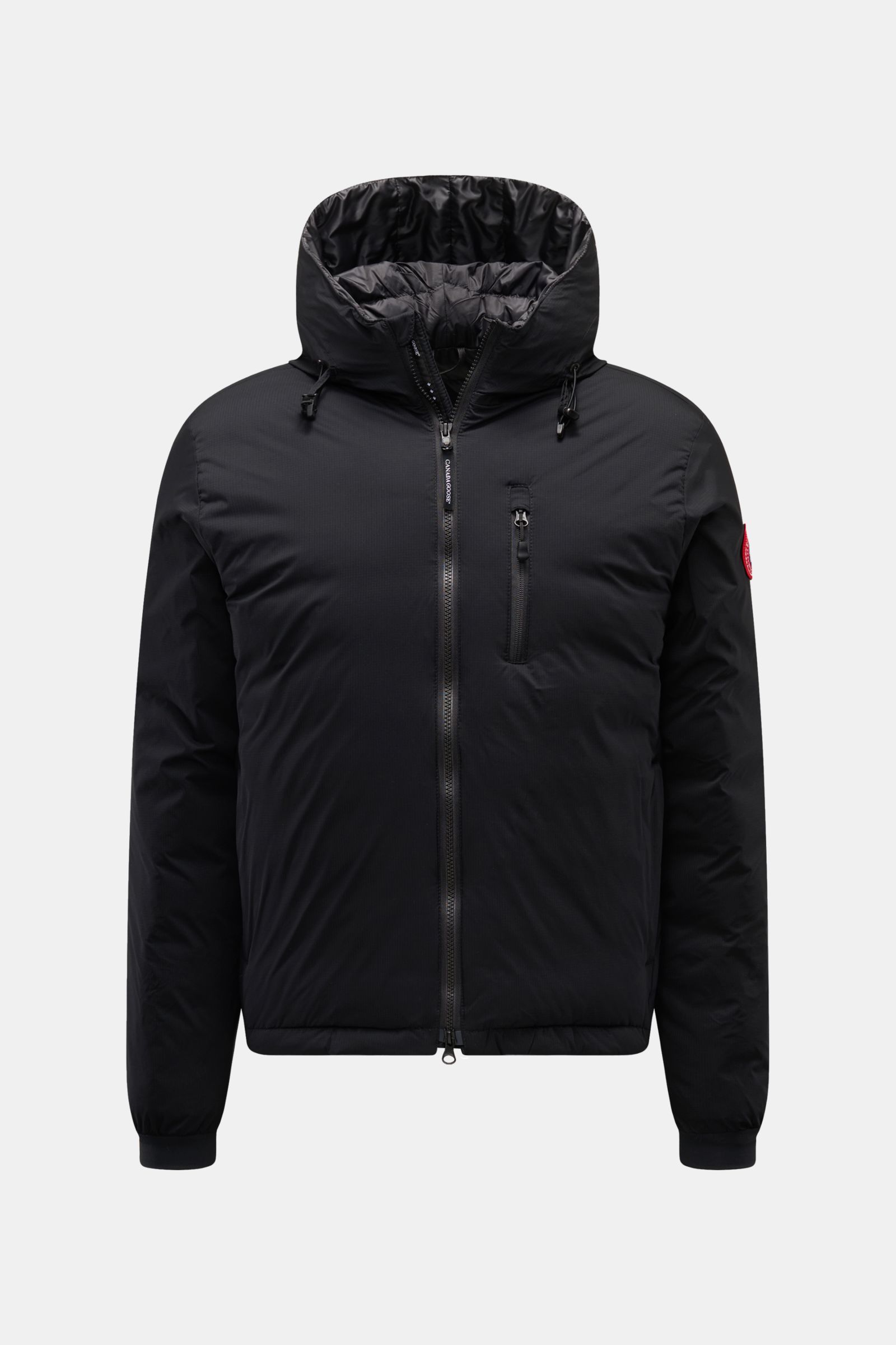 Front view of the Canada Goose Daunenjacke 'Lodge Hoody' schwarz, a black, slim fit down jacket with ripstop microfiber, lightweight down filling, packable design, padded hood with drawstring, high two-way zipper, zippered chest and side pockets, elastic 
