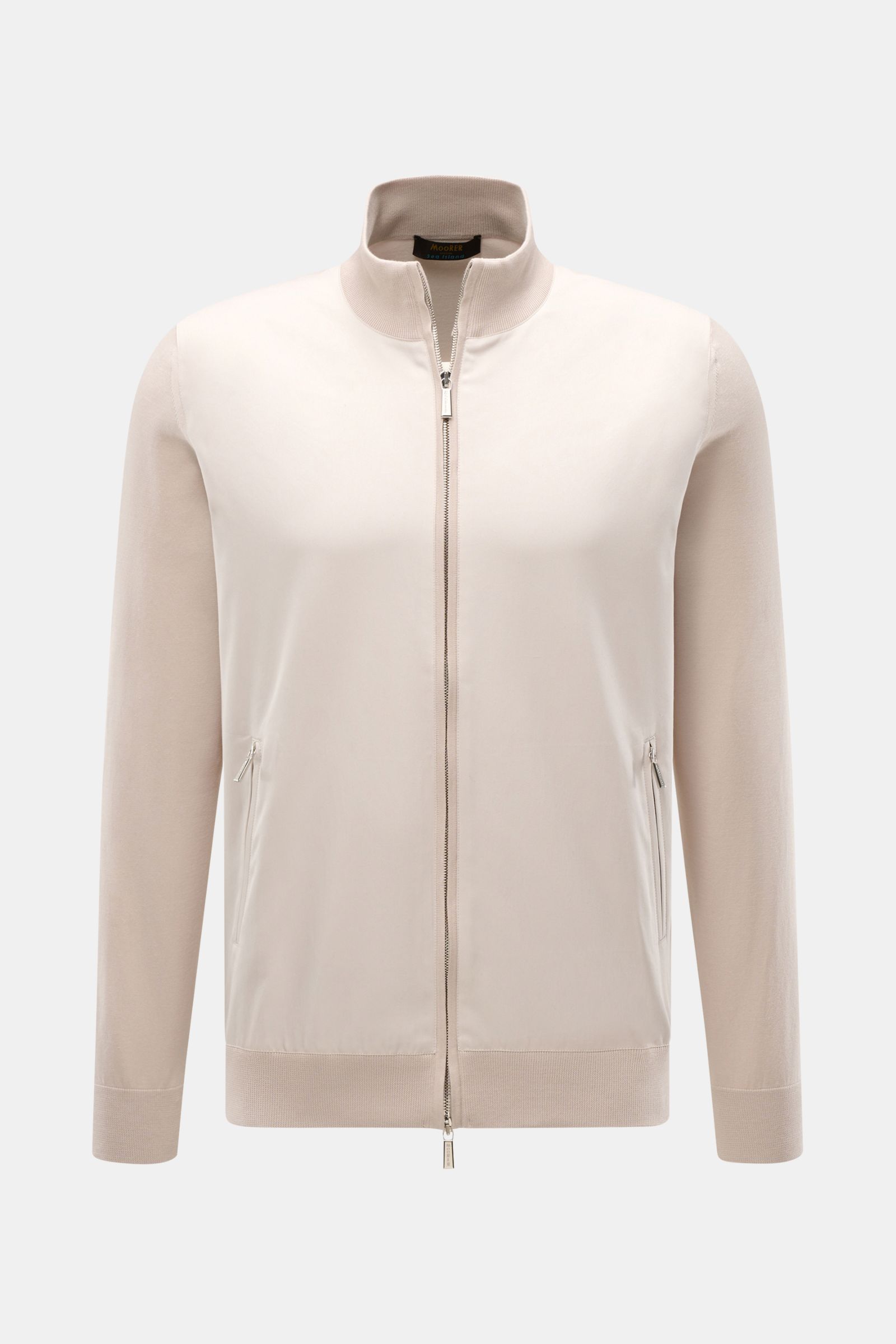 Moorer Jersey-Blouson 'Tolly' creme/beige, frontal fotografiert, Slim Fit, reine Baumwolle, Stehkragen, Zwei-Wege-Reißverschluss, Zipper-Taschen, elastische Bündchen.
