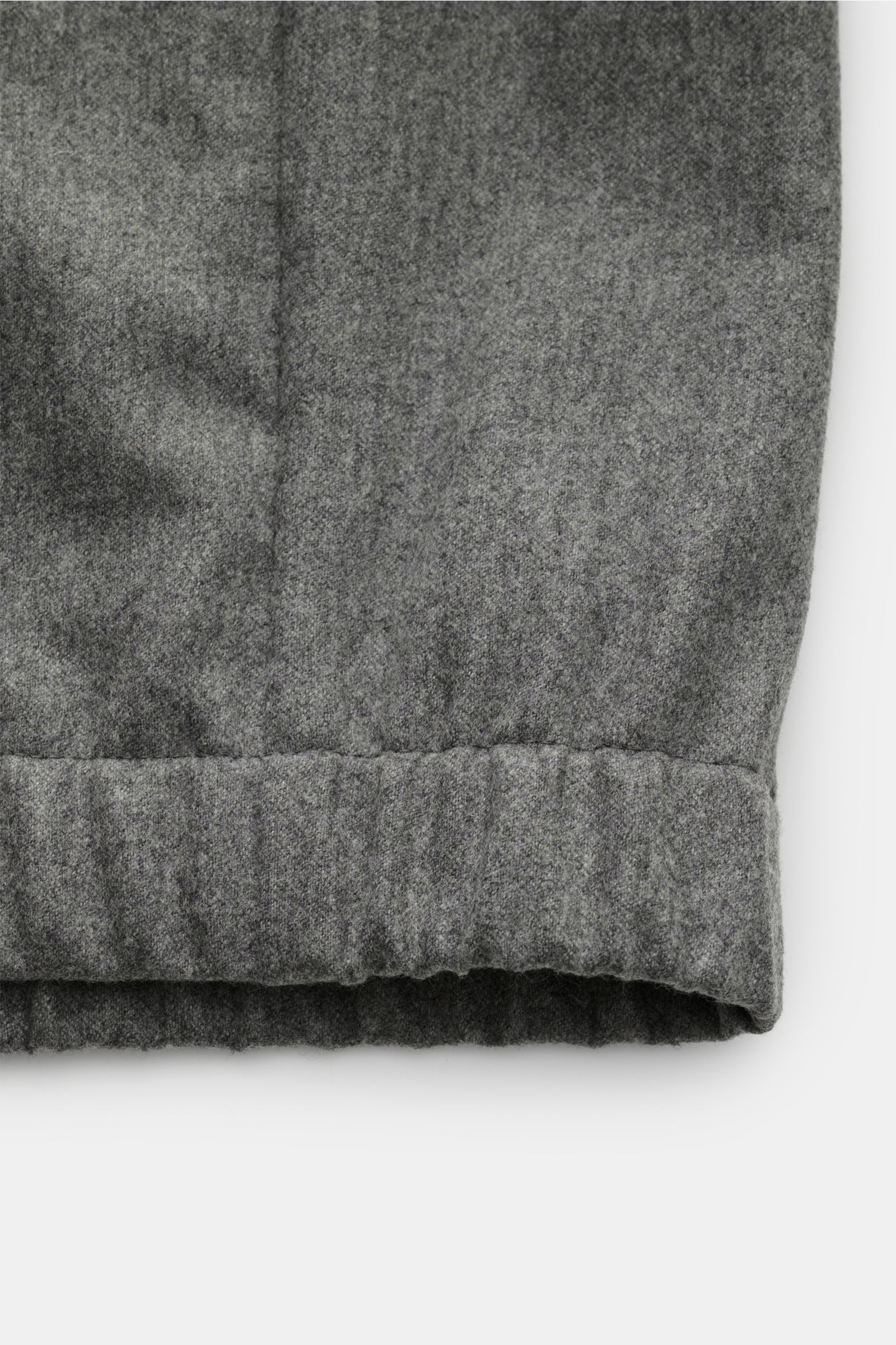 Incotex Flanell-Blouson grau in Nahaufnahme von unten, leichter Stretch, elastischer Saum, weicher Flanell aus Schurwolle und Cashmere.
