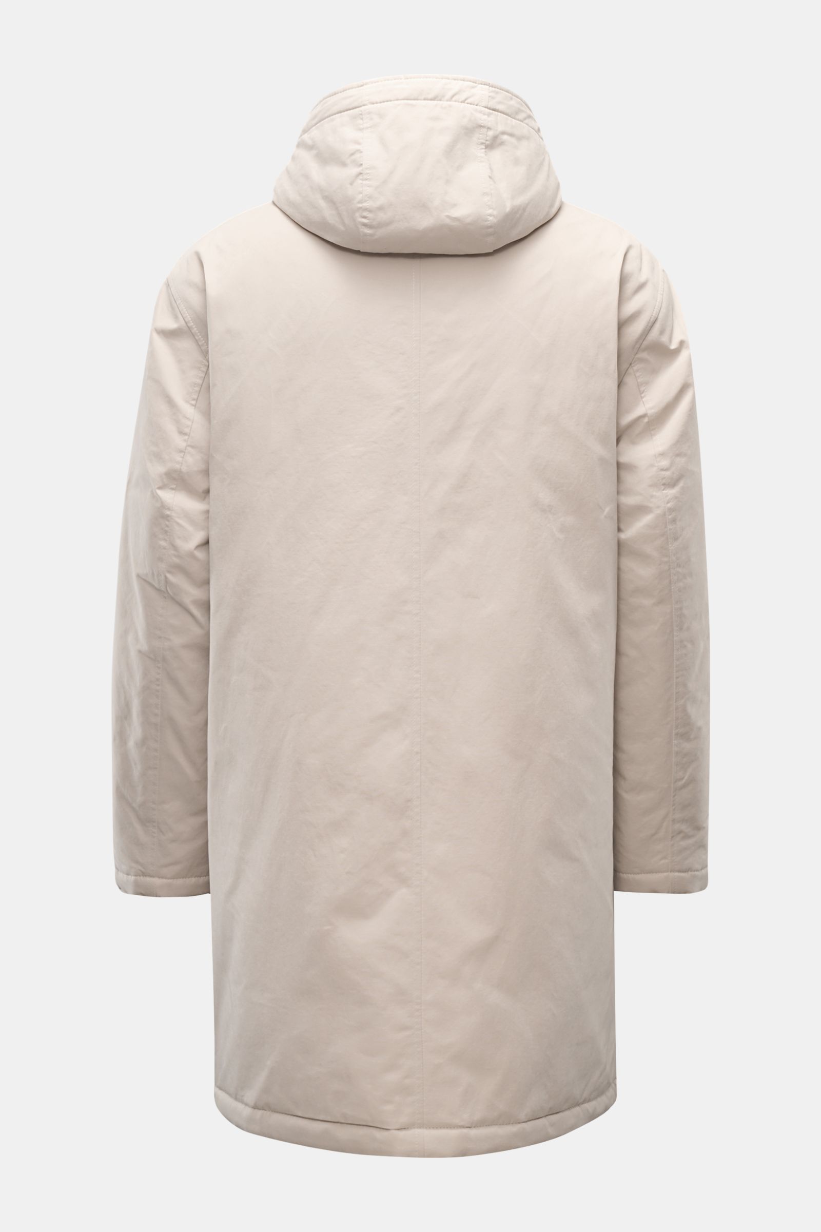 Rear view of the 04651/ A trip in a bag Parka 'MC26' sand, made of lightly waxed cotton with a soft touch, regular fit, high collar, practical hood, two-way zipper, wind flap with snap buttons, large flap pockets, wool-mix lining, and an inner pocket, ins