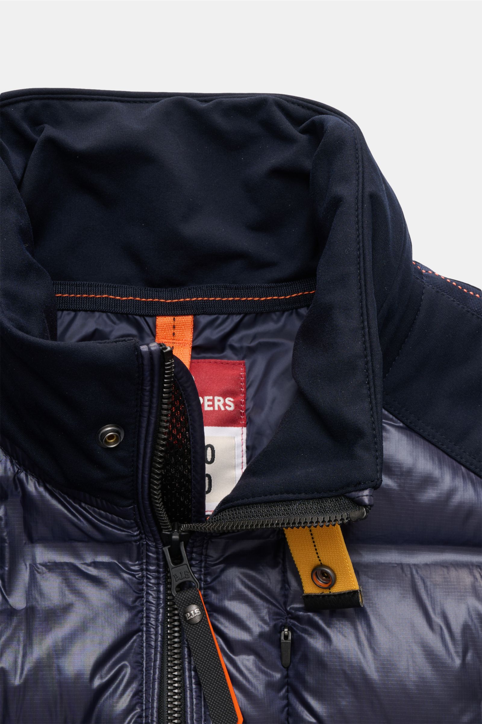 Parajumpers Daunenjacke 'Matty' dark navy, Slim Fit, teils gesteppte, glänzende Ripstop-Microfaser, Jersey-Details, hoch geschlossener Kragen, Frontansicht.