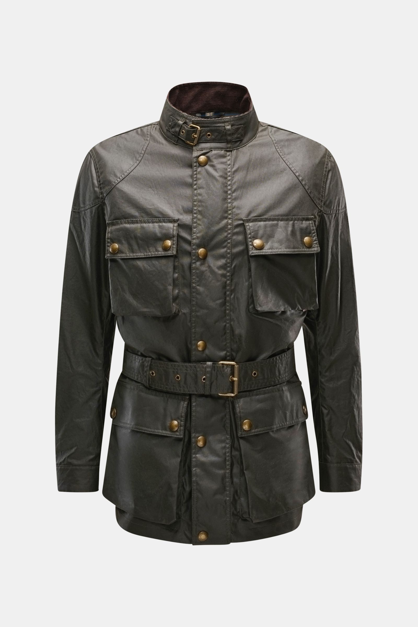 Belstaff Wachsjacke 'Trialmaster' dark olive, Frontansicht, gewachste Baumwolle, Slim Fit, Taillengürtel, Brusttaschen, Cordkragen, wasserabweisend, robust, funktional.