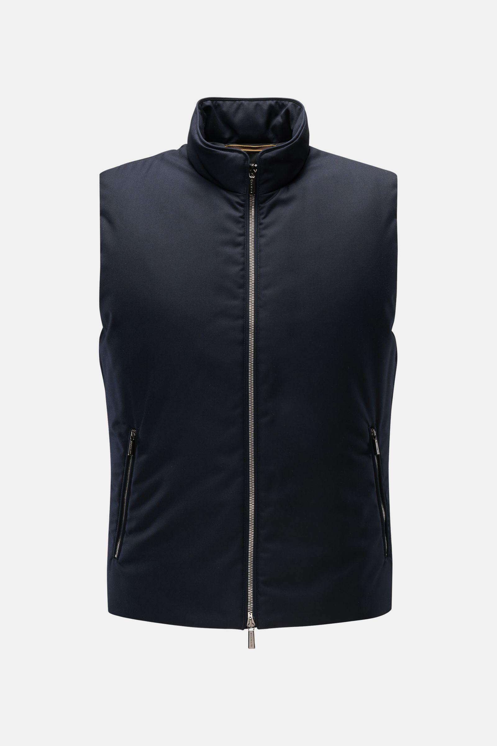 Moorer Daunenweste 'Uros' dark navy, frontale Ansicht, Slim Fit, Stehkragen, Zwei-Wege-Reißverschluss, wind- und wasserabweisend, mit Zipper-Taschen.