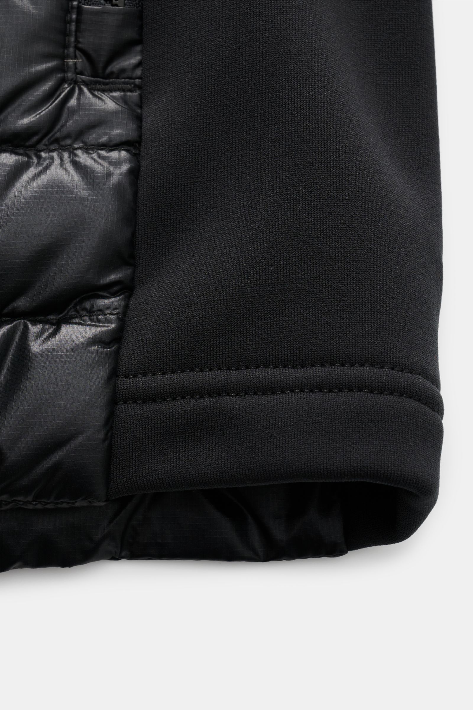 Canada Goose Daunenweste 'Hybridge Lite' schwarz, Detailaufnahme Ärmel mit Ripstop, Jersey-Einsatz, elastischem Saum, wasserabweisend, Slim Fit, Daunenfüllung.