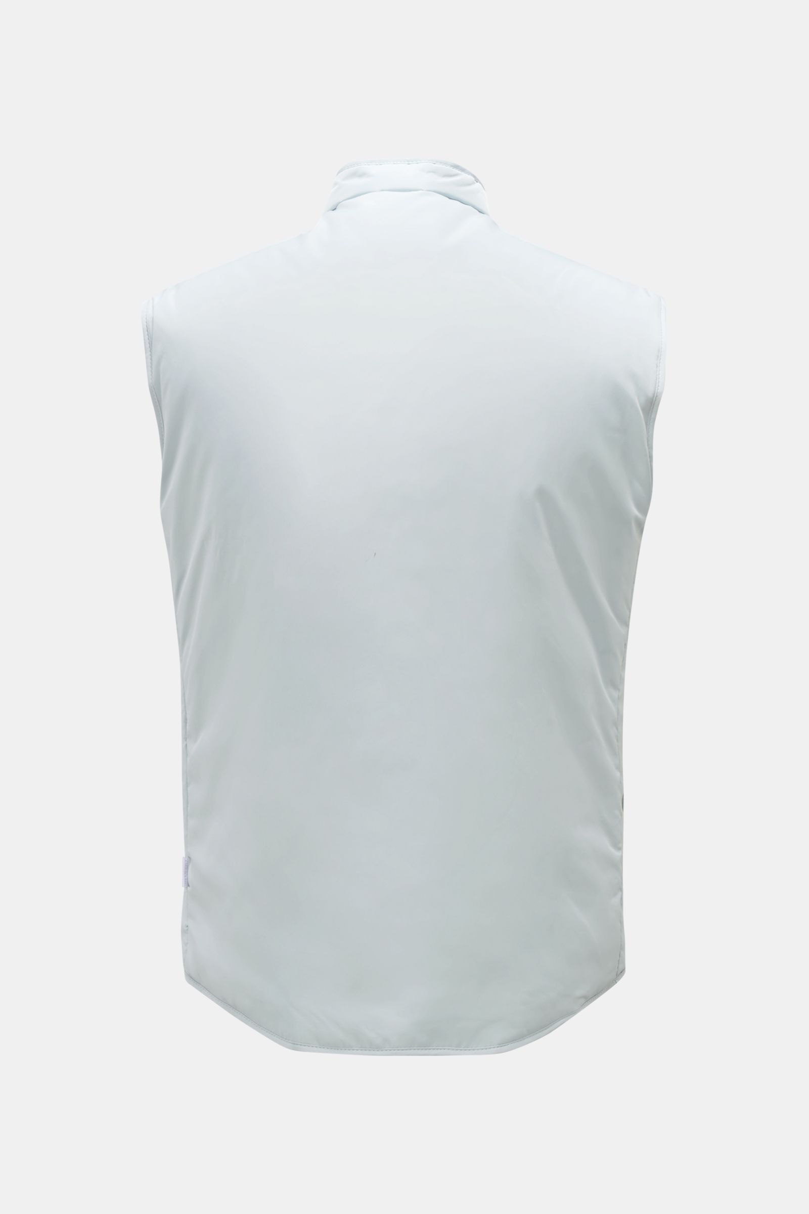 Back view of the 04651/ A trip in a bag Outdoor Weste 'MC26' hellgrau, a slim fit outdoor vest in light gray microfiber with smooth texture and light padding. Inspired by the Winter Olympics in Cortina and Milan, featuring a stand collar, side seam pocket