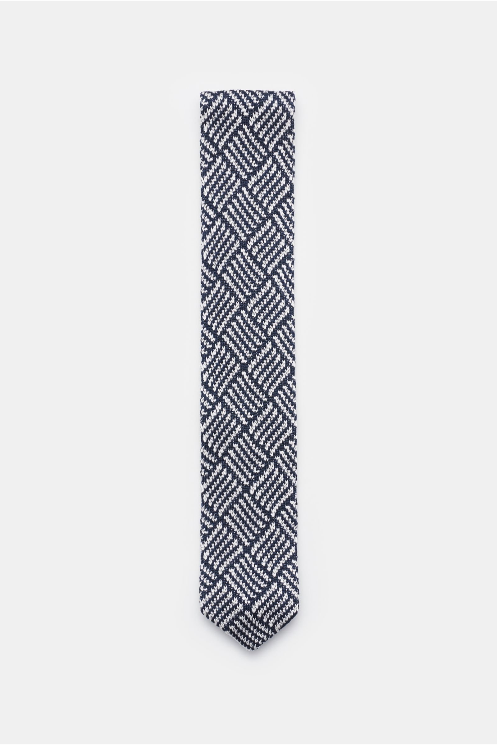 Silk knitted tie in navy/white patterned