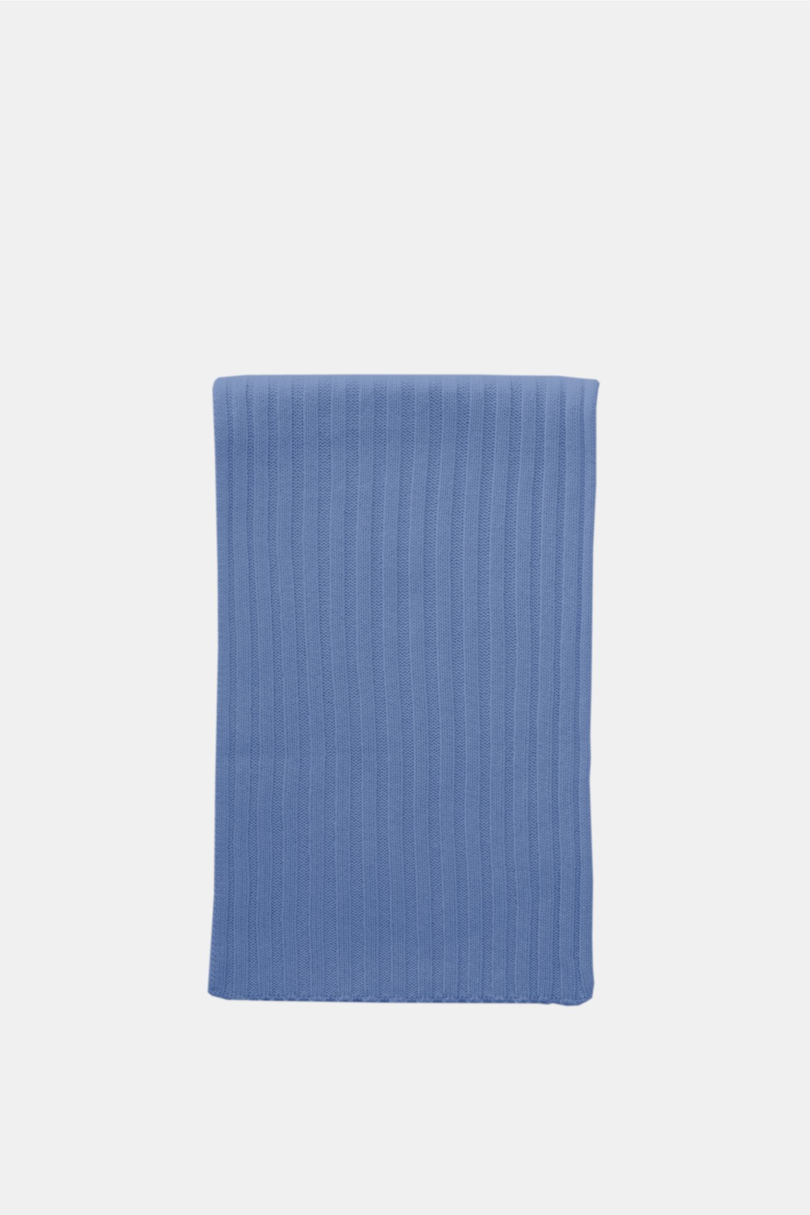 Alt tag (125 characters max):  
Folded von Braun Cashmere scarf blue mottled in classic rib knit, photographed from above on a plain background.

Additional description:  
This timeless VON BRAUN scarf made of pure Mongolian cashmere in distinctive rib