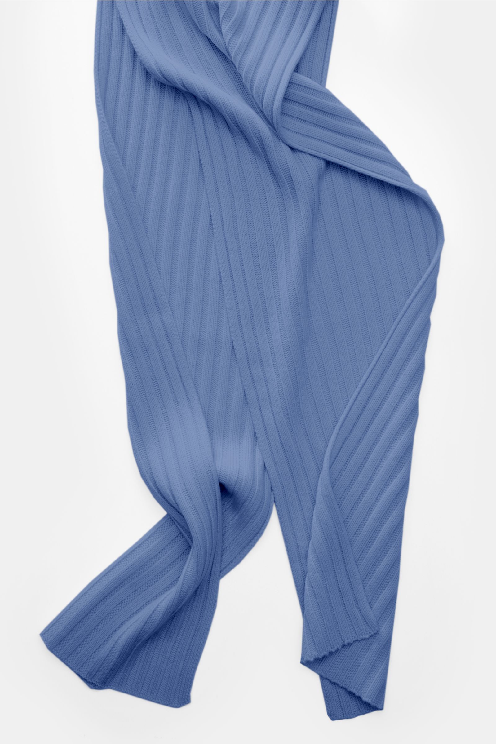 Alt tag (124 characters):  
von Braun Cashmere scarf blue mottled in classic rib knit, soft pure cashmere, photographed from above lying flat.

Additional description:  
This timeless VON BRAUN scarf made of pure Mongolian cashmere in distinctive rib k