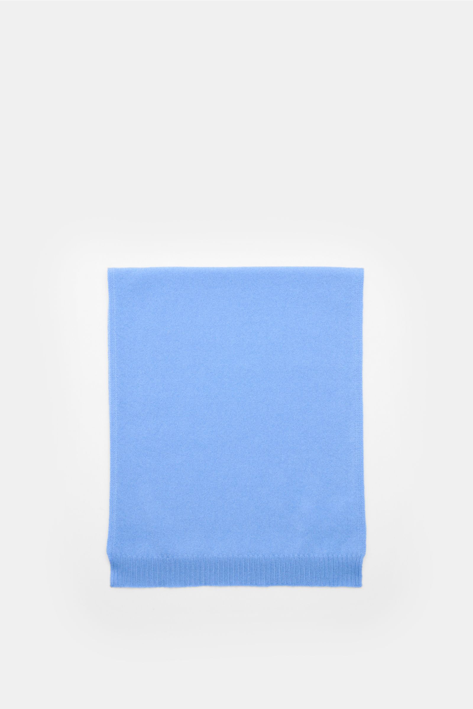 04651/ A trip in a bag Cashmere Schal blau, flachliegend von oben fotografiert, weicher Griff, reine Cashmere, Rippstrick-Kanten, 162x34 cm, edle Wärme