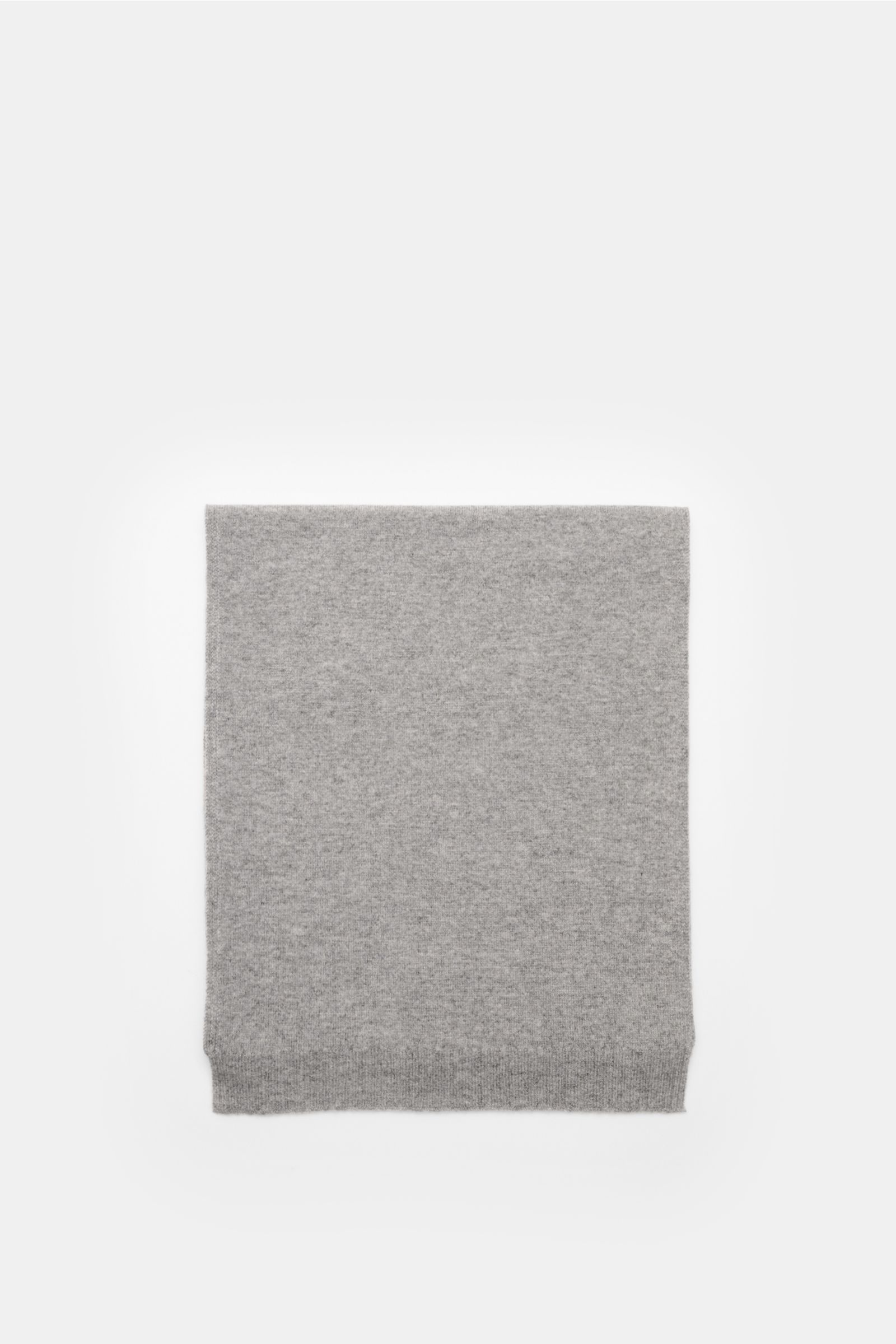 04651/ A trip in a bag Cashmere Schal creme, flach liegend von oben fotografiert, reiner Cashmere, weicher Griff, Rippstrick-Kanten, 162x34 cm, edle Wärme.