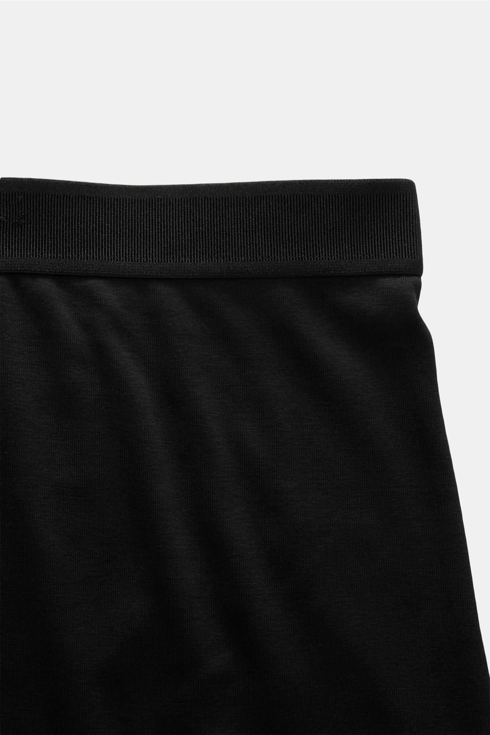 Tom Ford Boxershorts 2er-Set schwarz/weiß, sportlich, slim fit, elastischer Bund mit TOM FORD-Stitching, seitlicher Eingriff, weiche Baumwolle, Detailansicht.