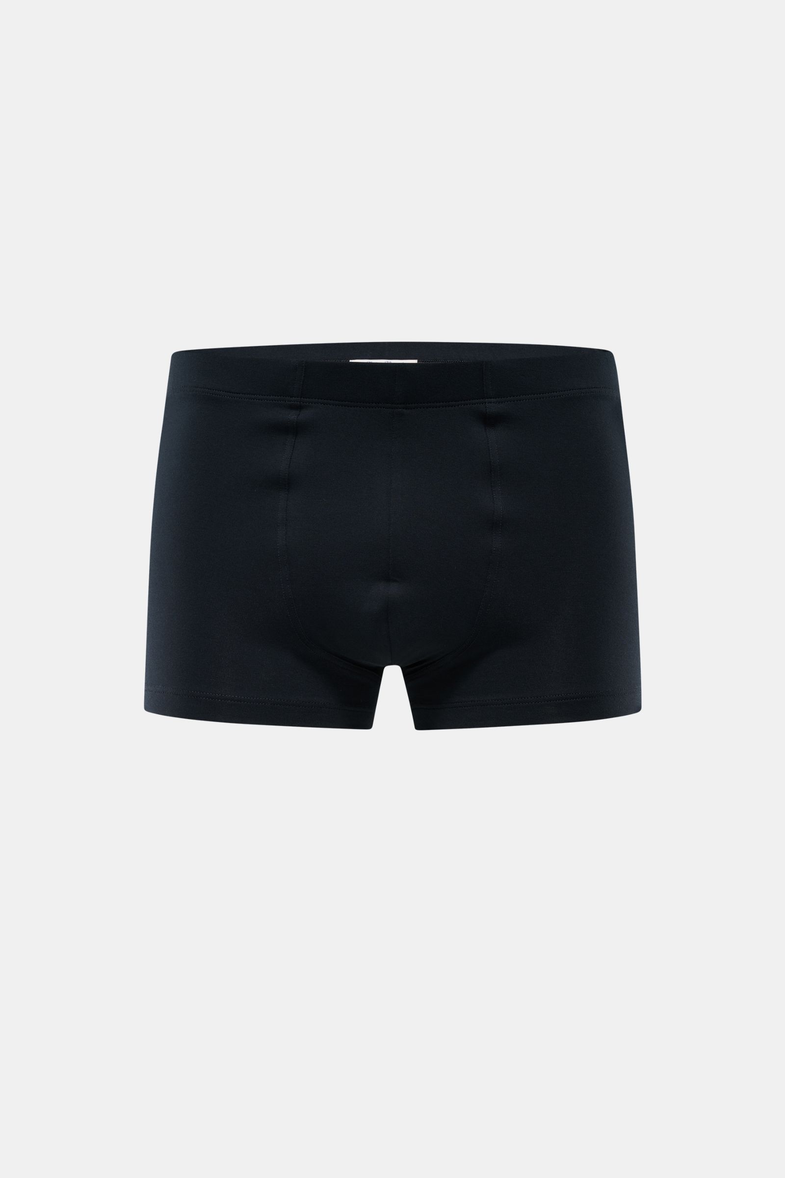 Front view of Stefan Brandt Boxershorts 'Brad' navy in slim fit, made of soft elastic cotton jersey with stretch, lightweight and very soft touch, elastic waistband for everyday comfort.

Komfort im Alltag: Die Boxershorts von STEFAN BRANDT aus weicher