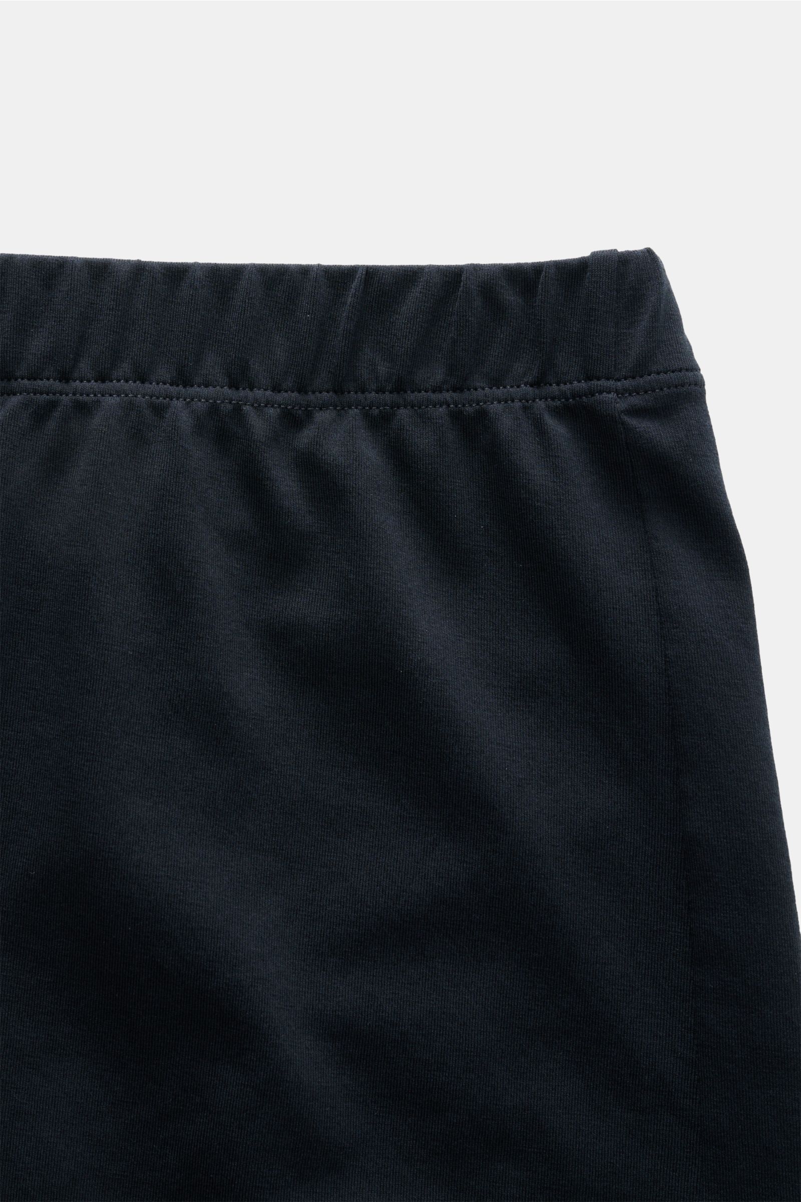 Close-up front view of the elastic waistband on Stefan Brandt Boxershorts 'Brad' navy, made from soft, stretchy cotton jersey.

Komfort im Alltag: Die Boxershorts von STEFAN BRANDT aus weicher Baumwolle bieten ein angenehmes Tragegefühl für jeden Tag.