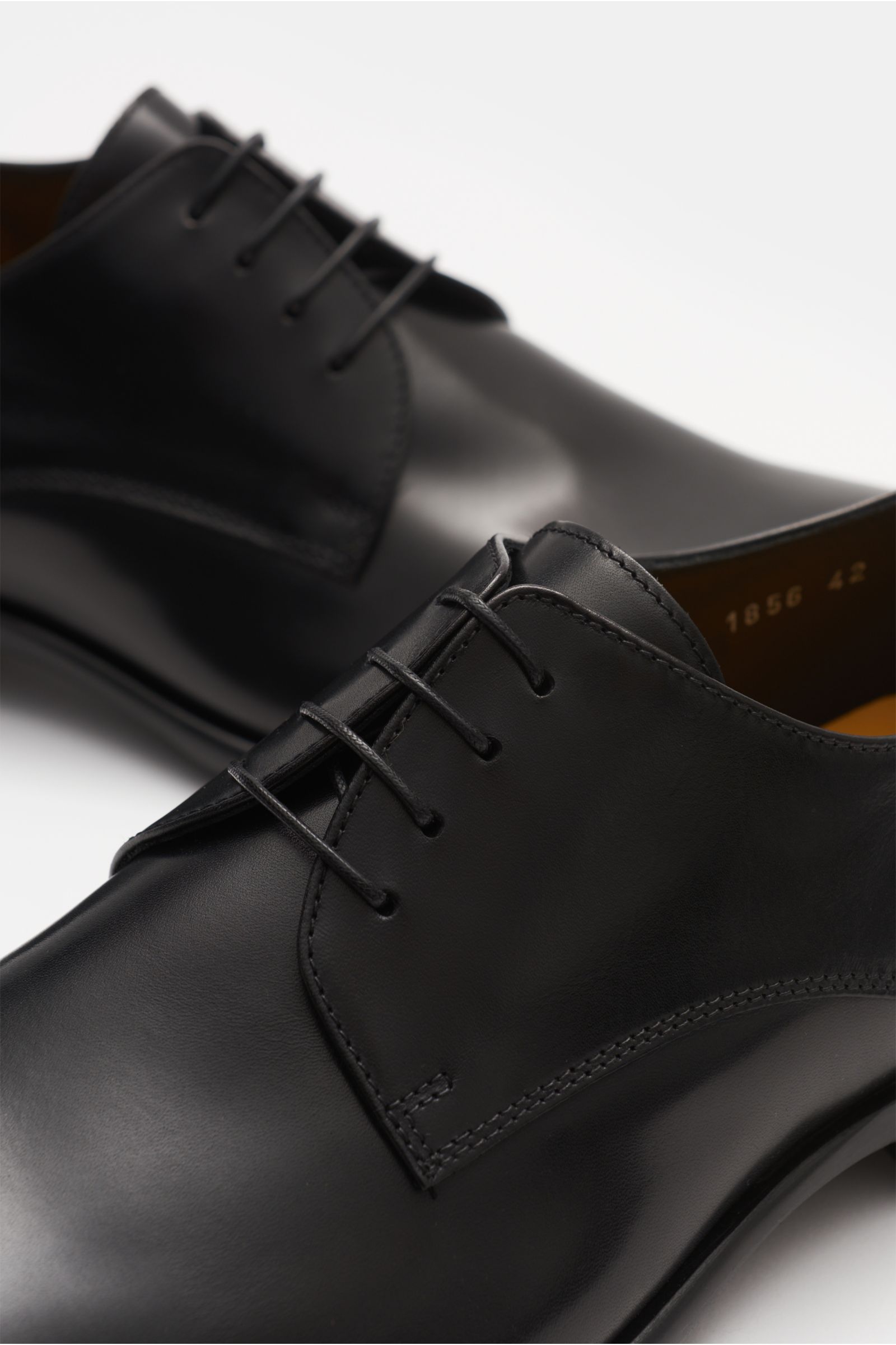 Doucal's Derby shoes black