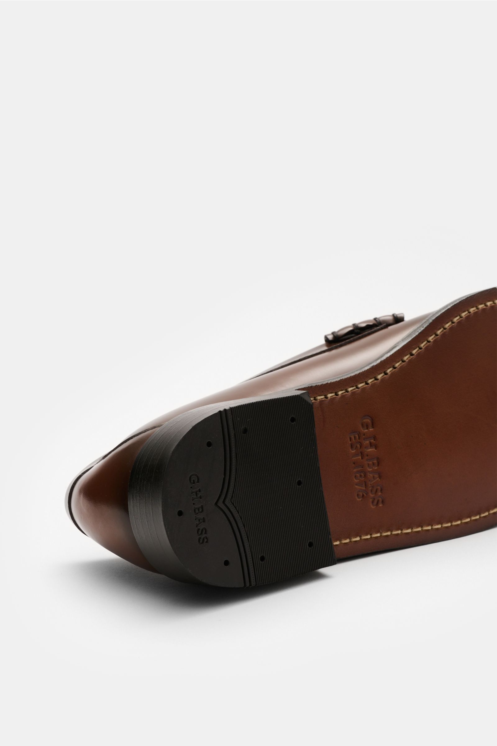 Close-up view of the sole and heel of the G. H. Bass Penny Loafer braun, showcasing its leather outsole with stitched edges and rubber-reinforced heel. Not only known through Michael Jackson: the iconic Penny Loafer from the traditional US brand G. H. BAS