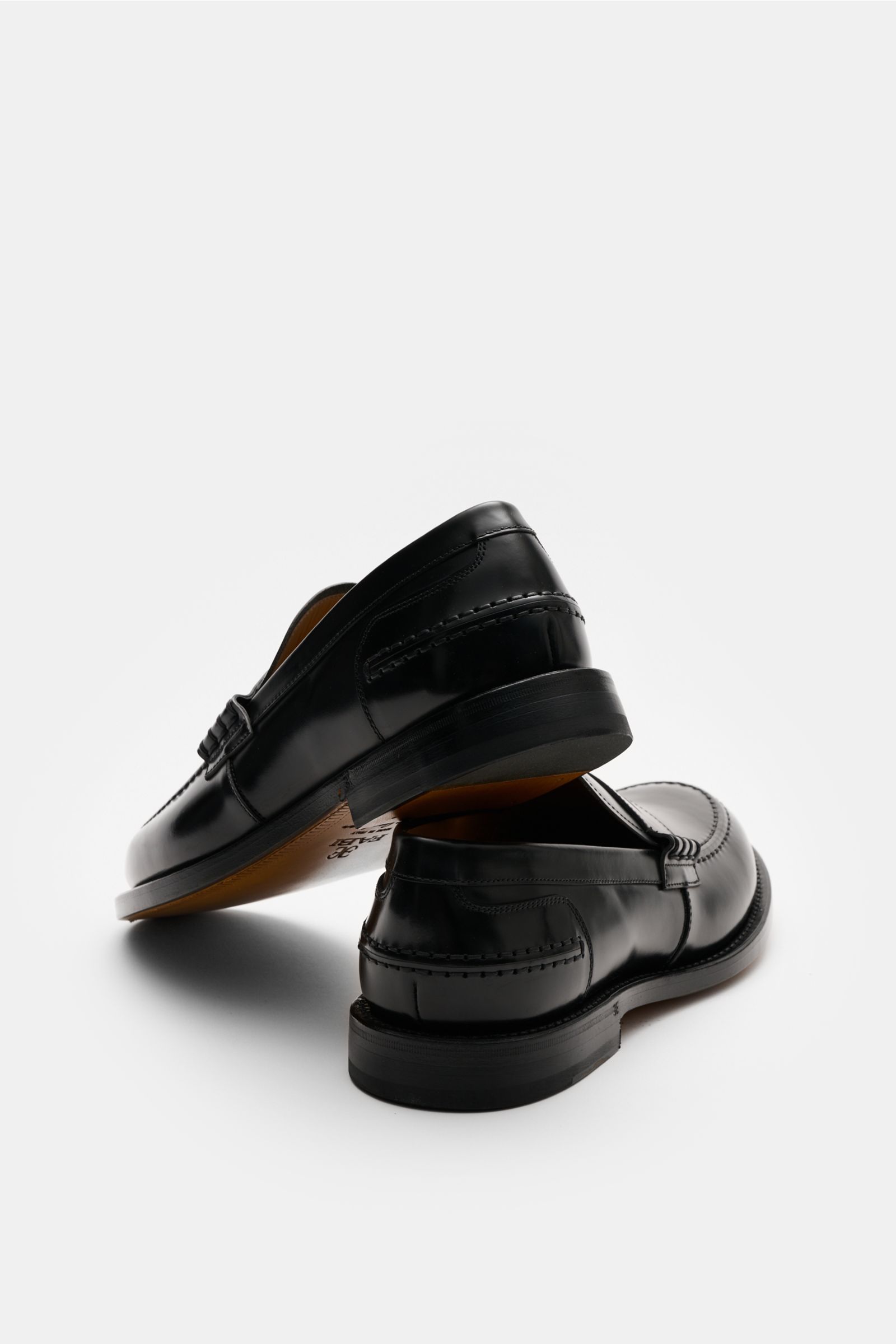 Fabi Penny Loafer 'Bill' schwarz, rahmengenäht mit Flex Goodyear-Technik, poliertes Kalbleder, Vintage-Look, Ziernaht, Glattlederfutter, gummiverstärkte Ledersohle, seitliche Perspektive.